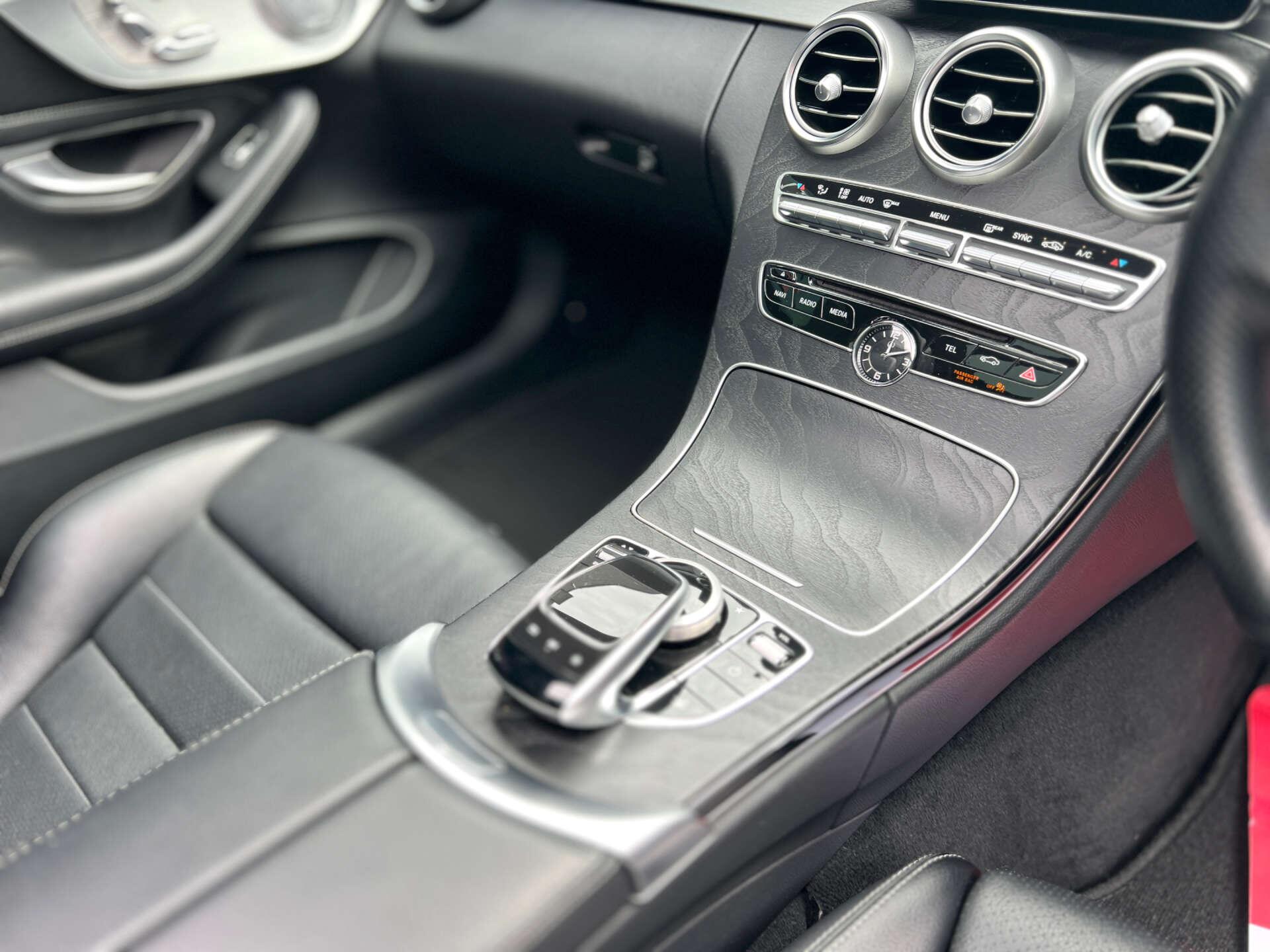 Mercedes-Benz C Class view 13