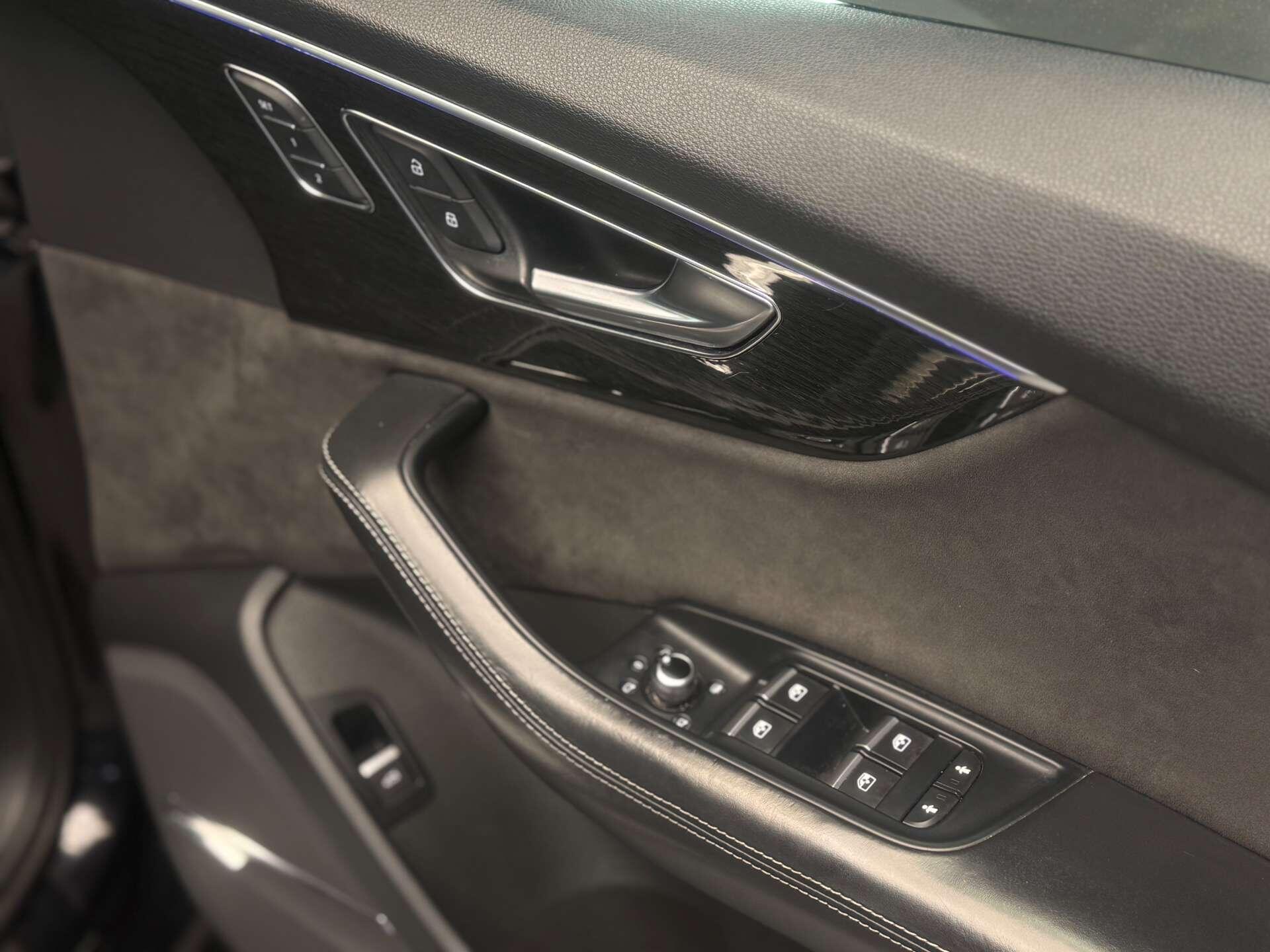 Audi SQ7 view 29