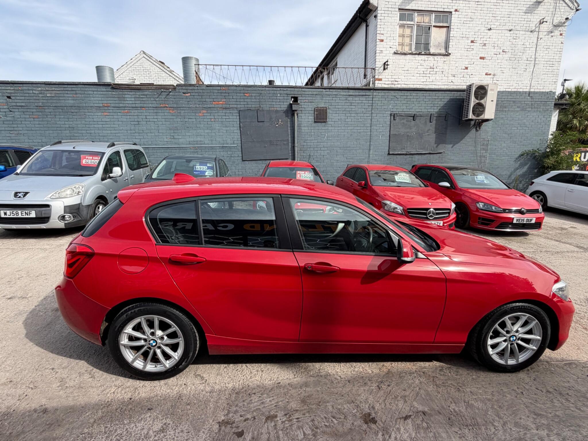 BMW 1 Series view 12