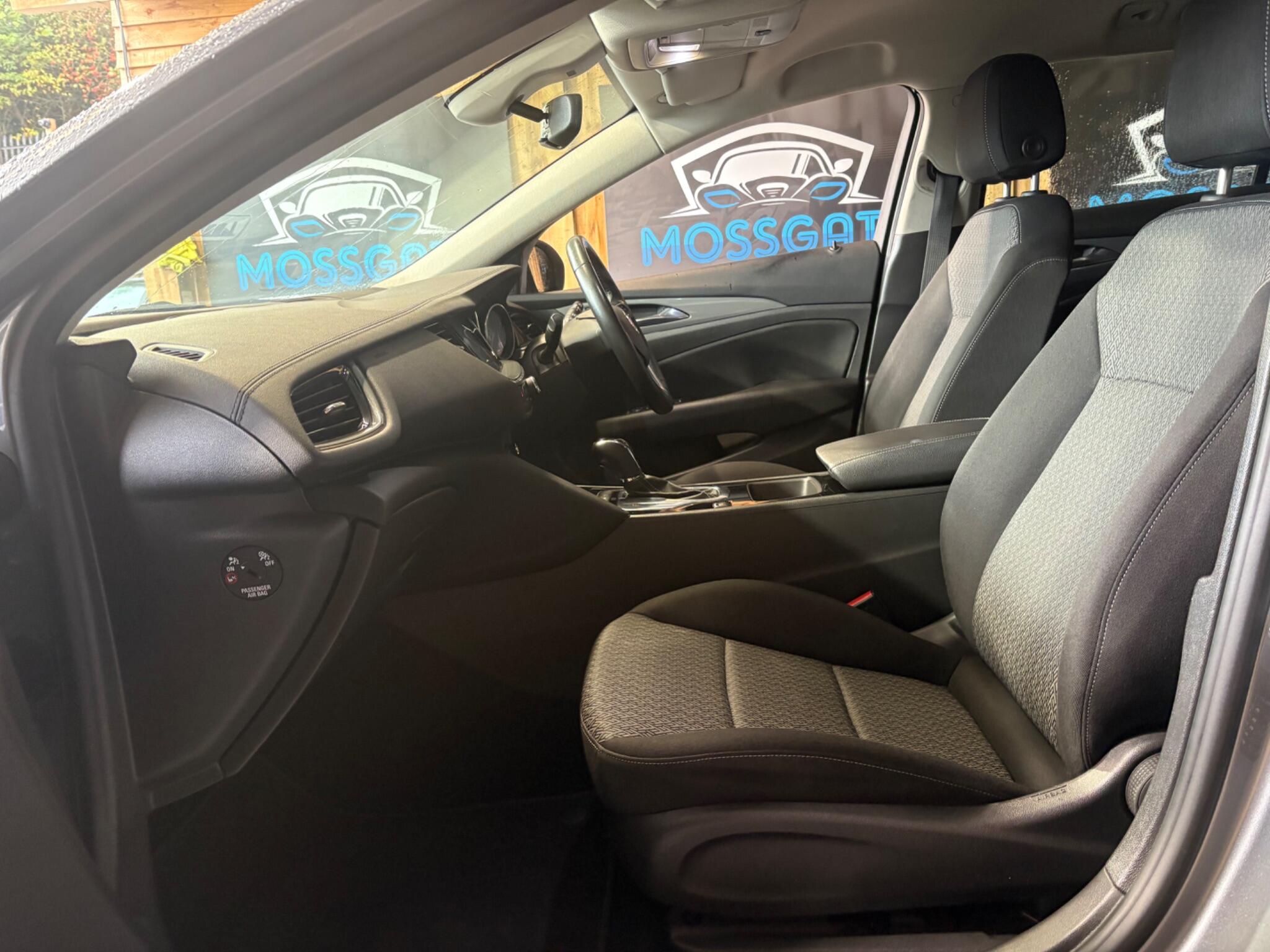 Vauxhall Insignia view 27
