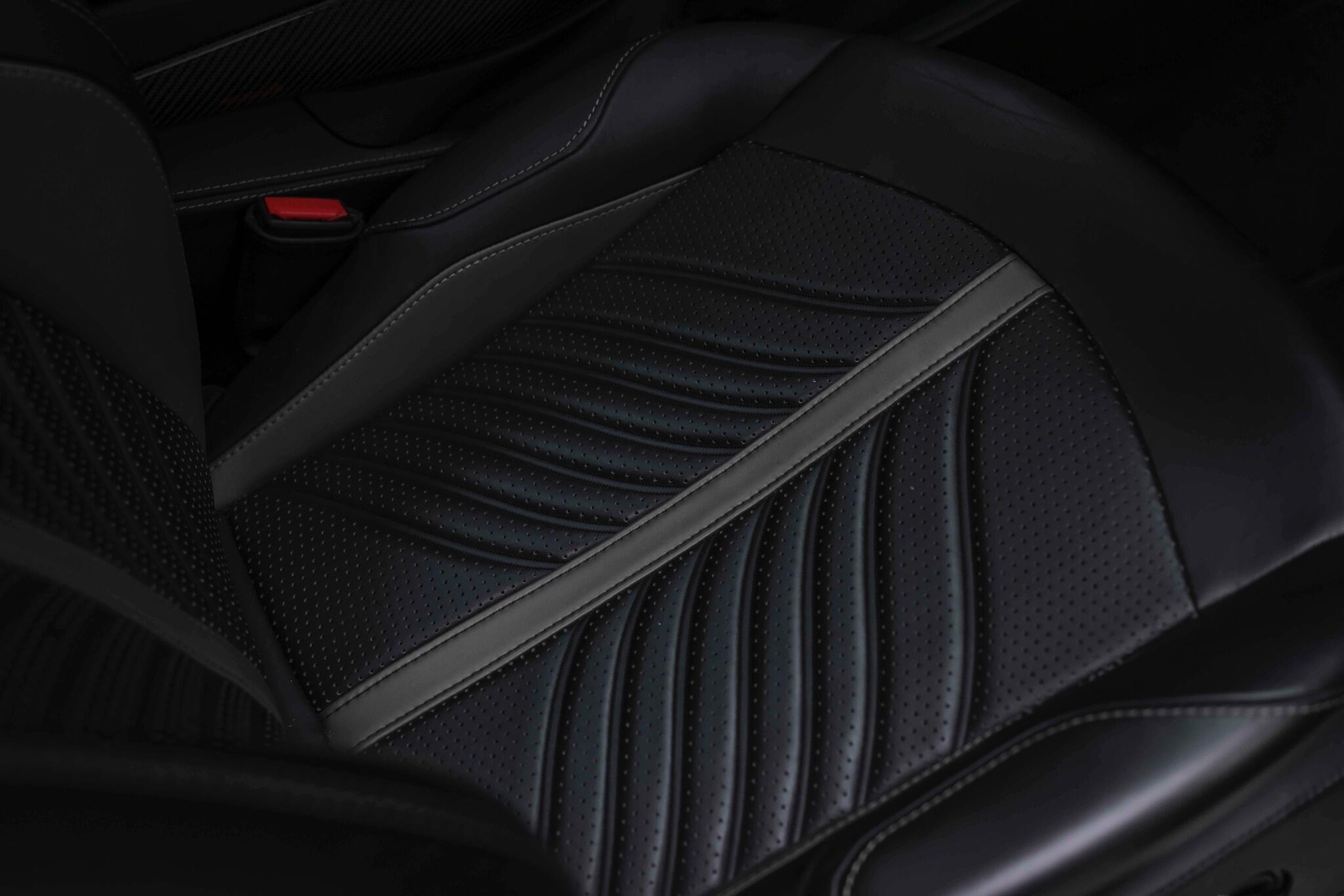 Aston Martin DBX view 35