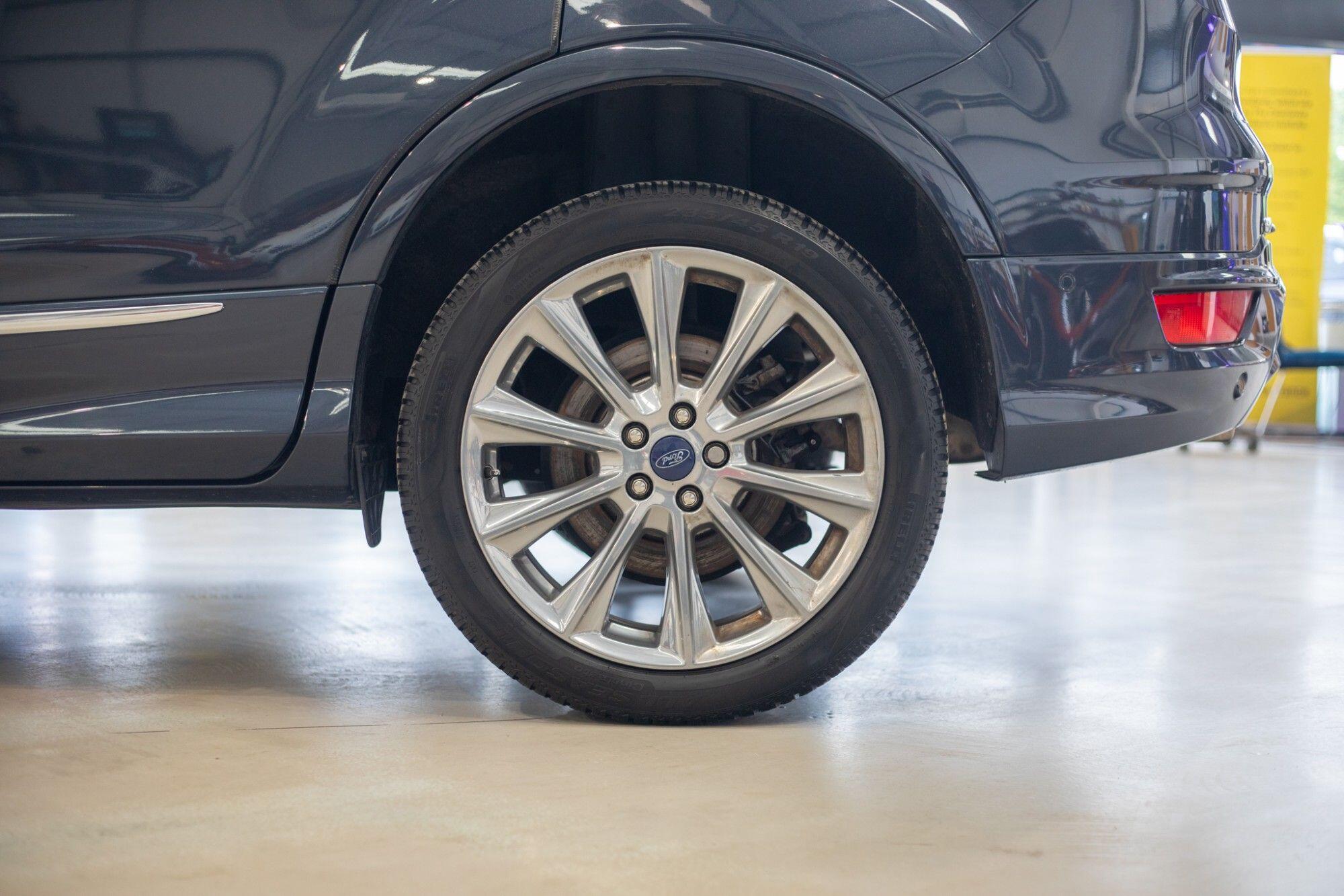 Ford Kuga view 5