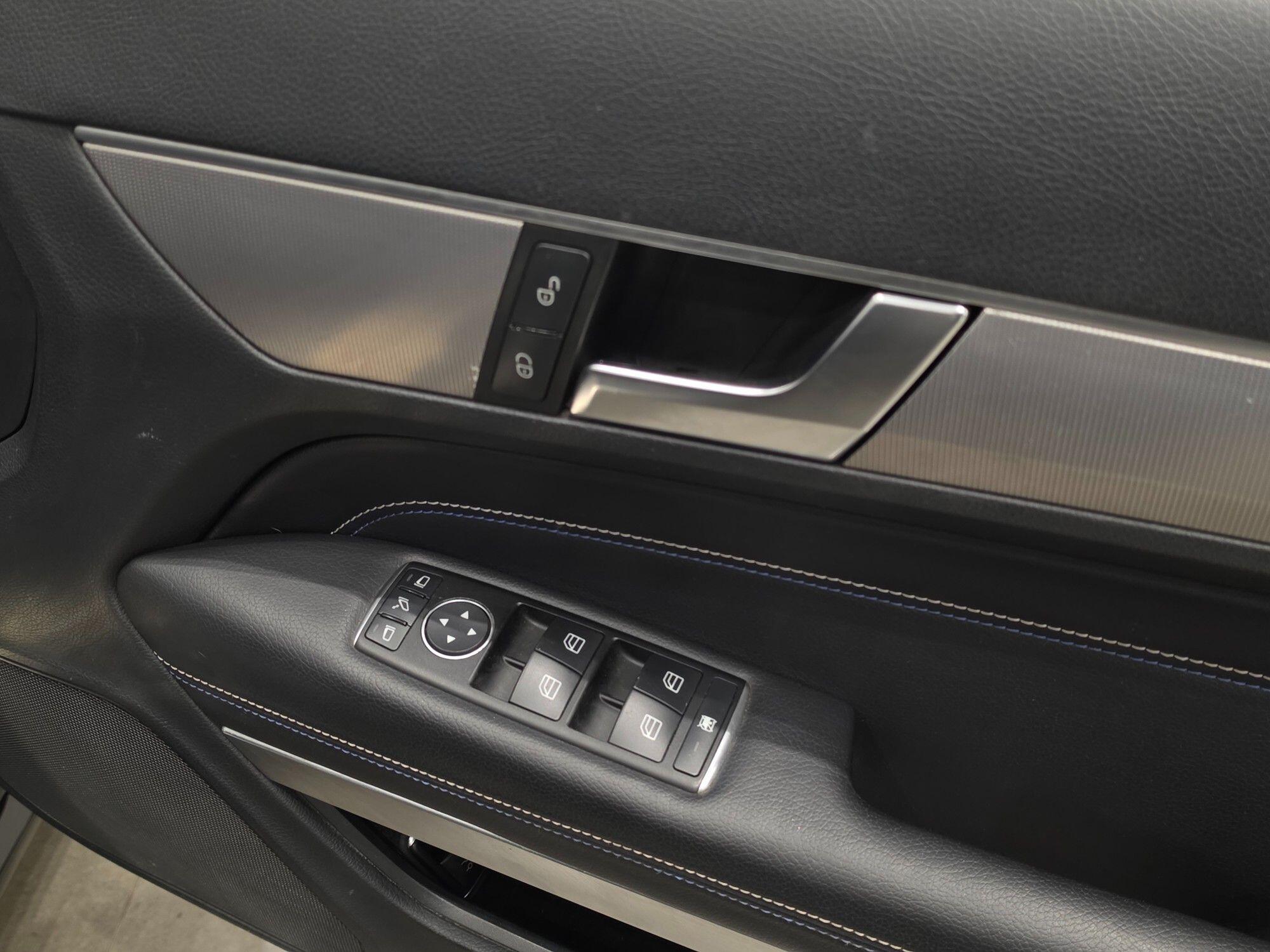 Mercedes-Benz E-Class view 91
