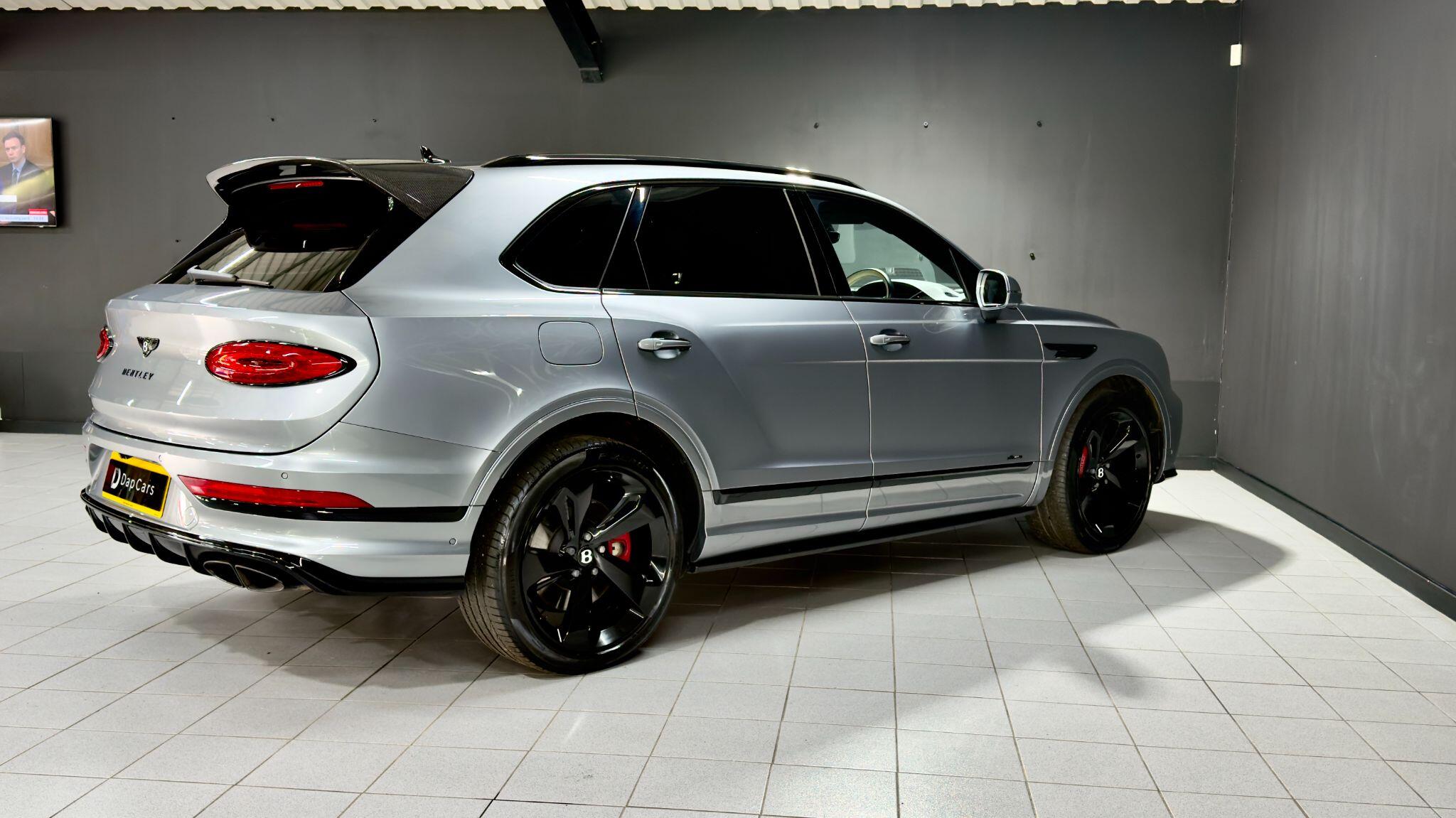 Bentley Bentayga view 27