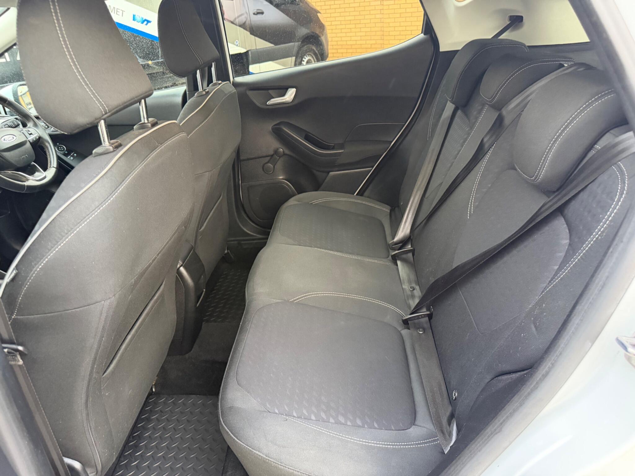 Ford Fiesta view 75