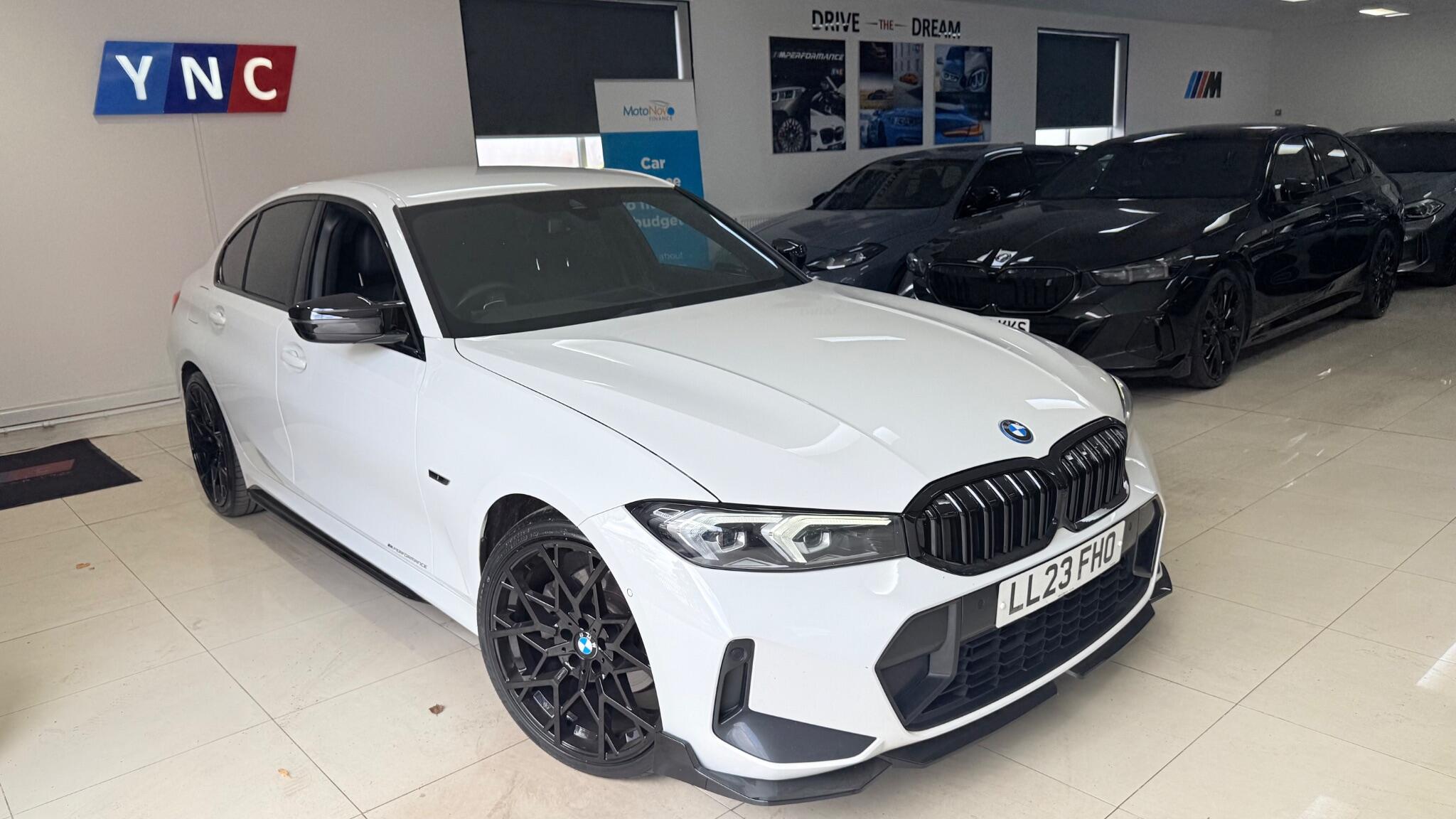 BMW 3 Series view 12