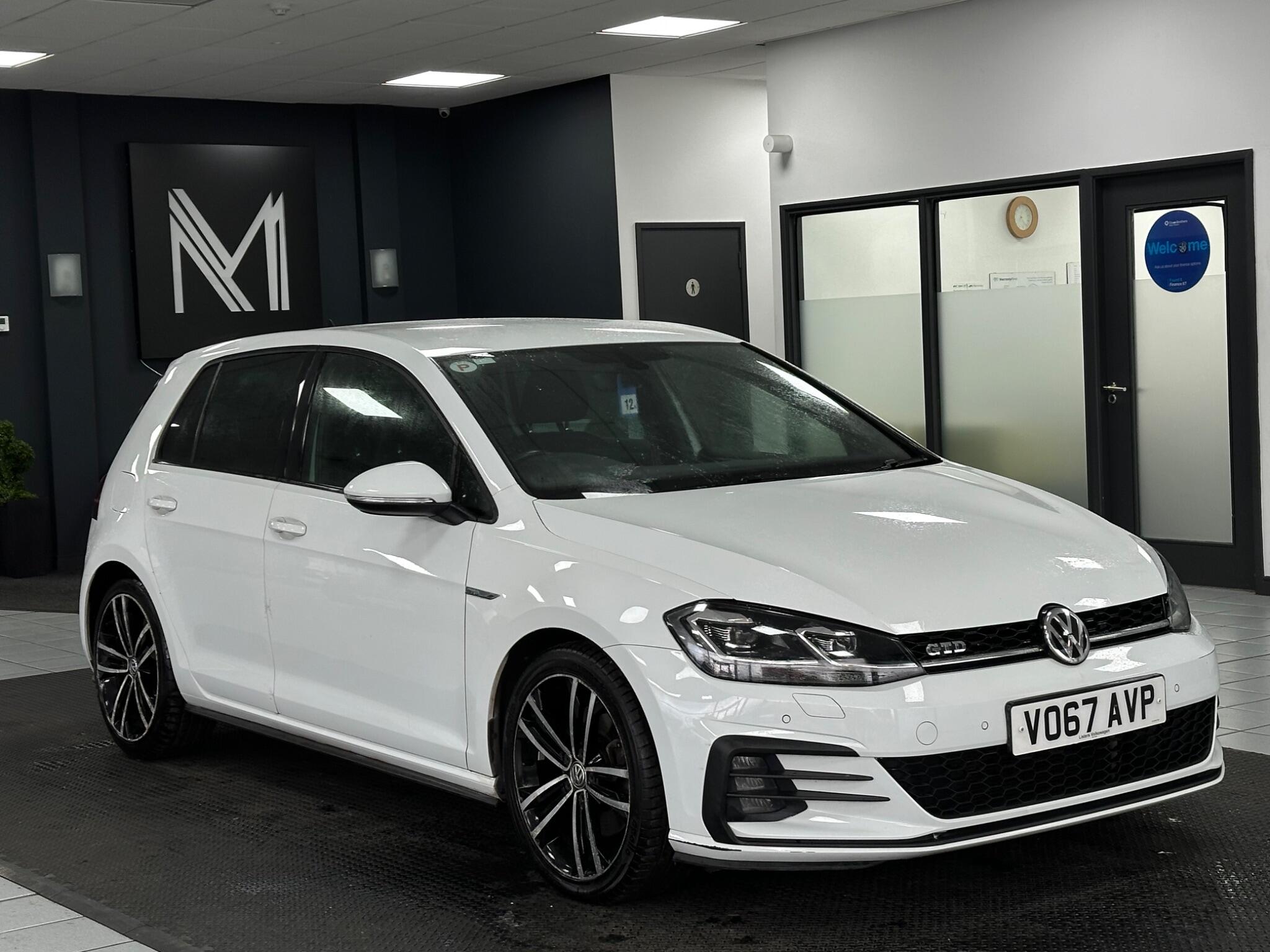 Volkswagen Golf view 2
