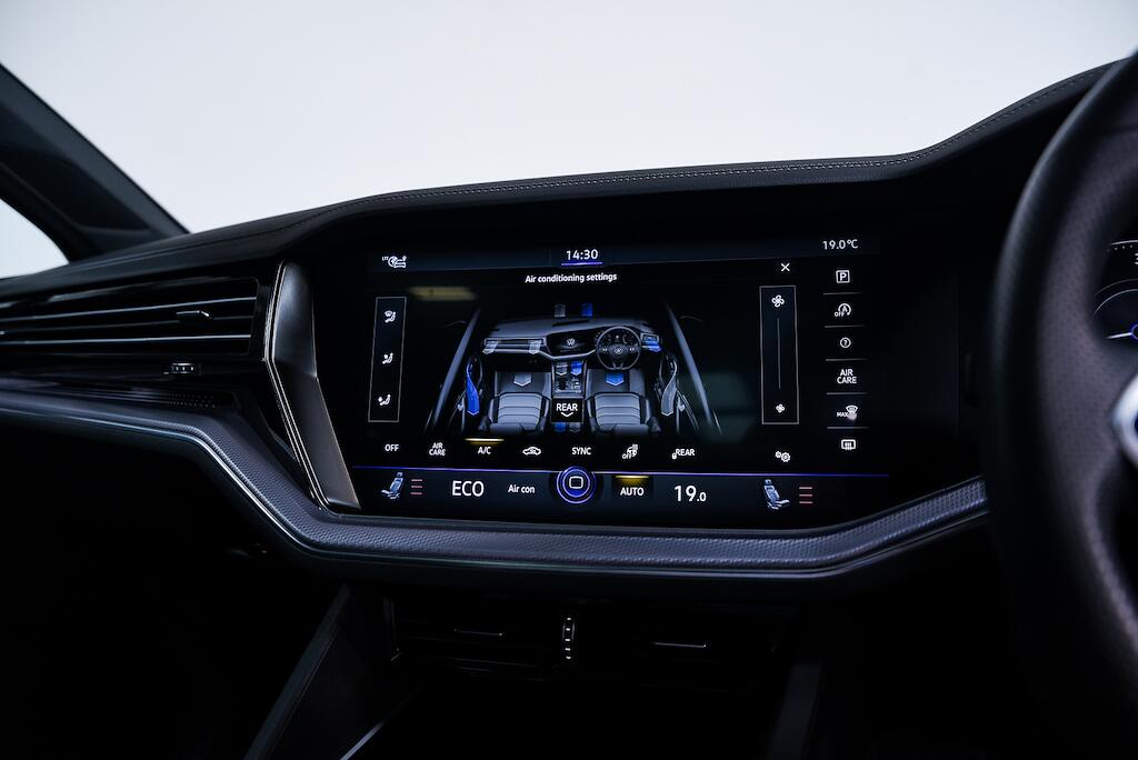 Volkswagen Touareg view 22
