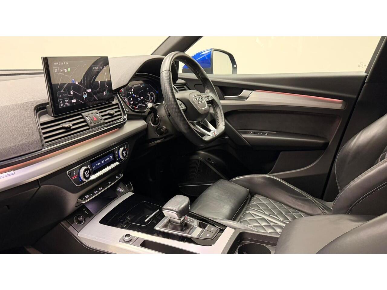 Audi Q5 view 26