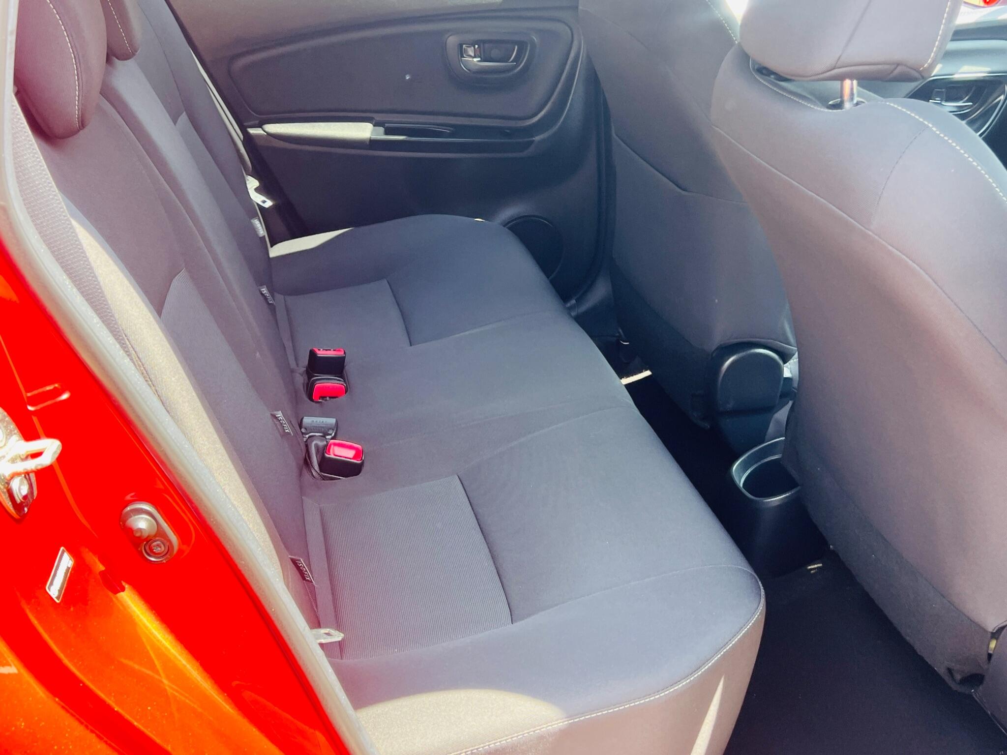 Toyota Yaris view 33