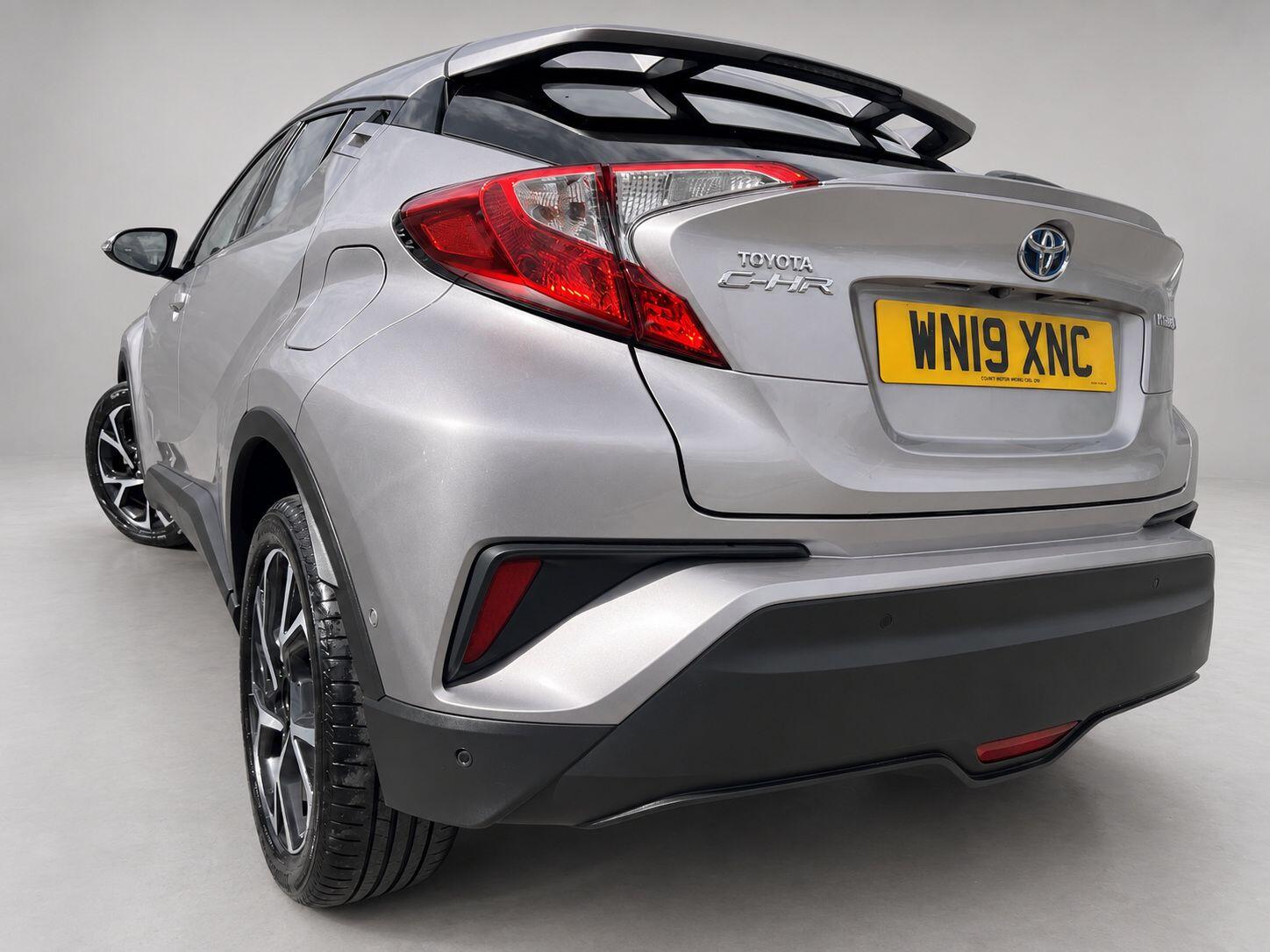 Toyota C-HR view 15