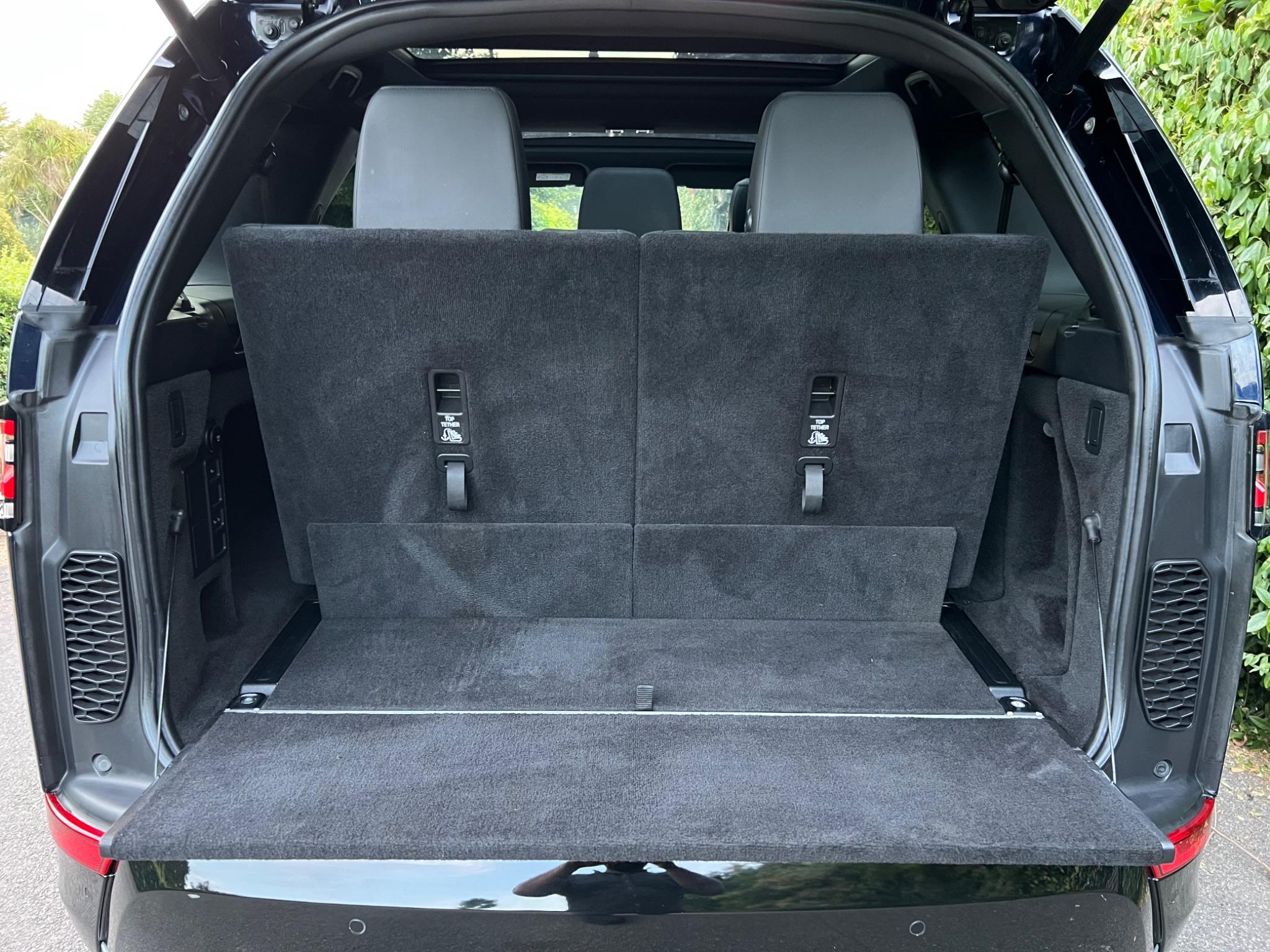 Land Rover Discovery view 12