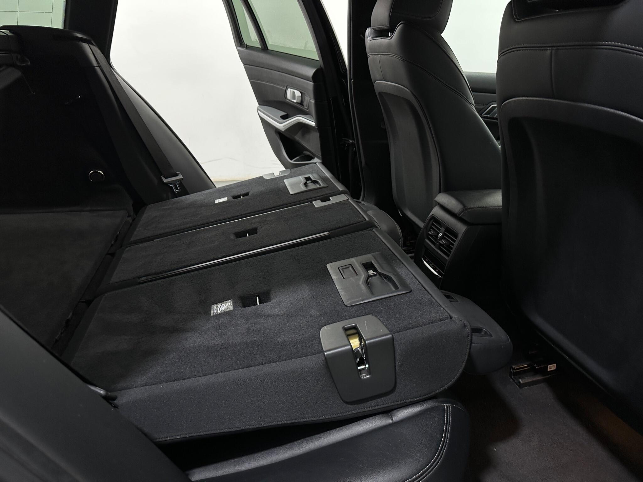 BMW 3 Series view 46