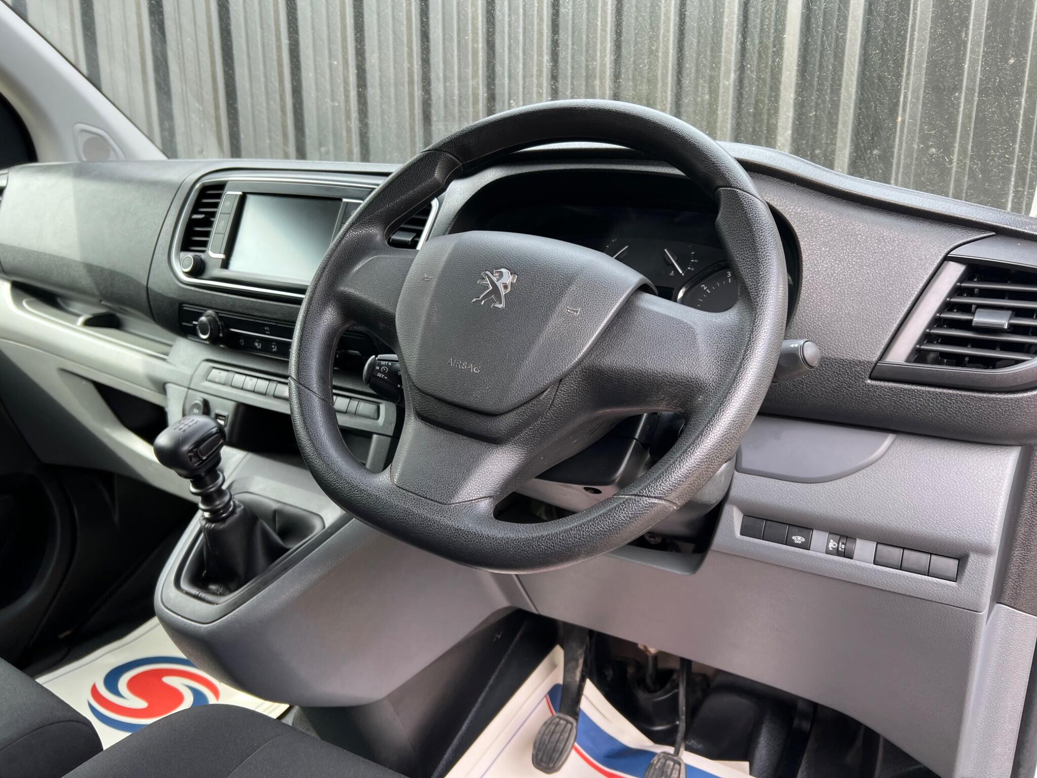 Peugeot Expert view 28