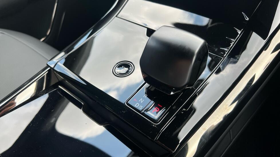 Land Rover Range Rover Sport view 13