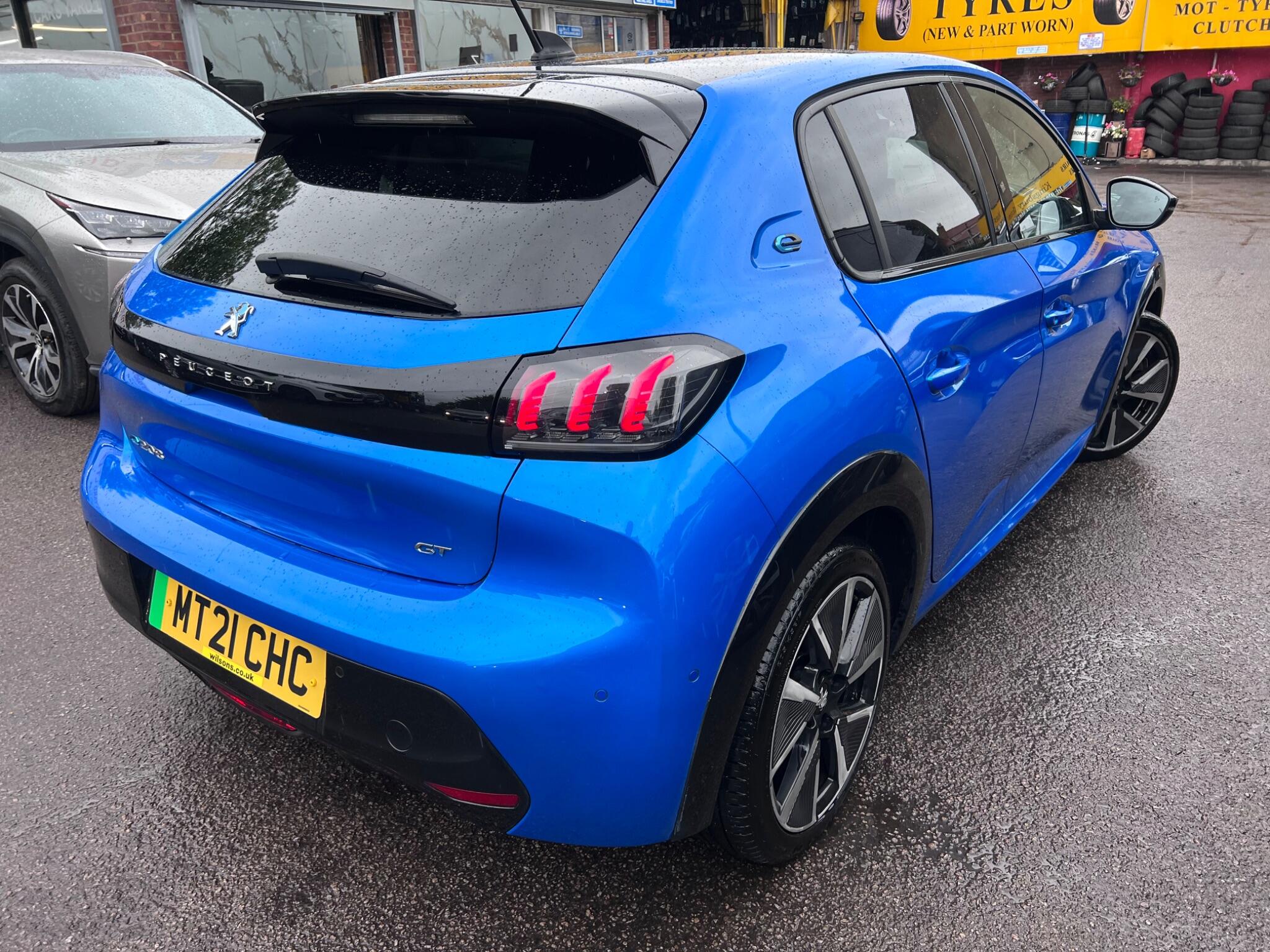 Peugeot E-208 view 10