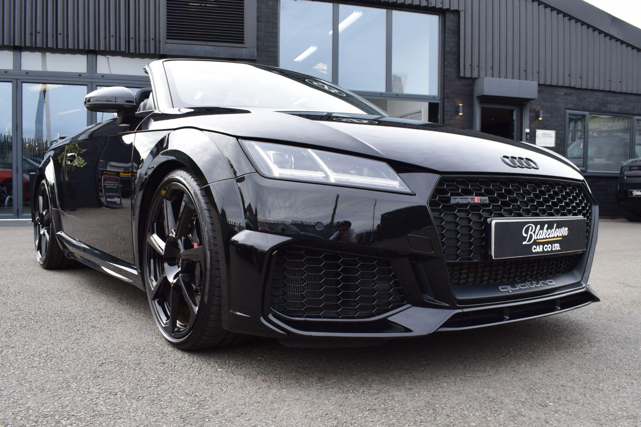 Audi TT RS view 30
