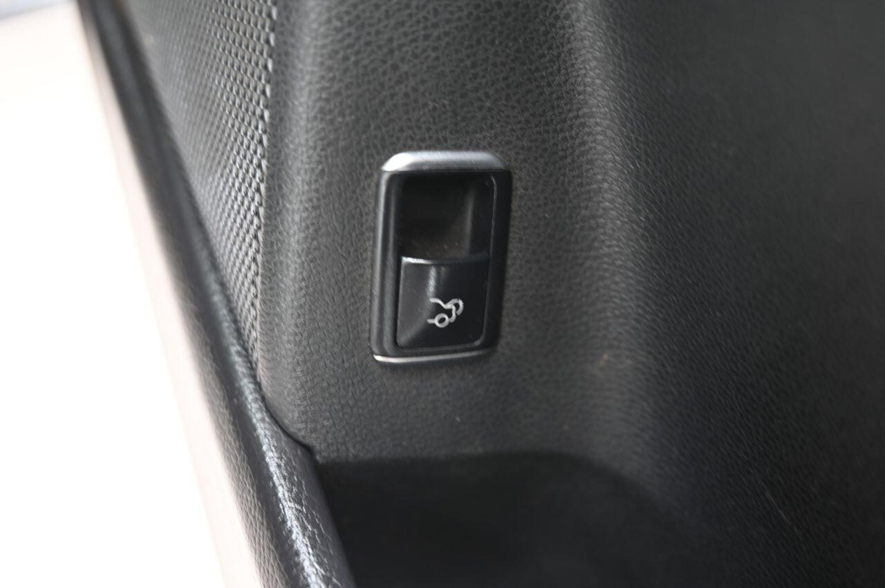 Mercedes-Benz Cla view 38