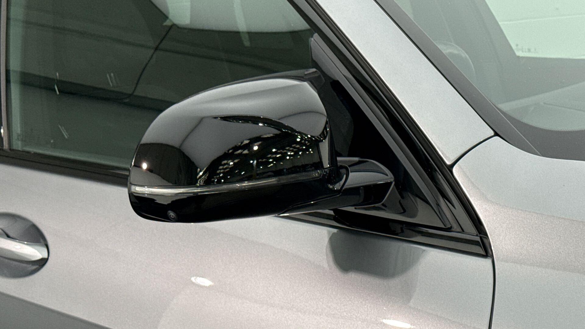 BMW X5 view 40