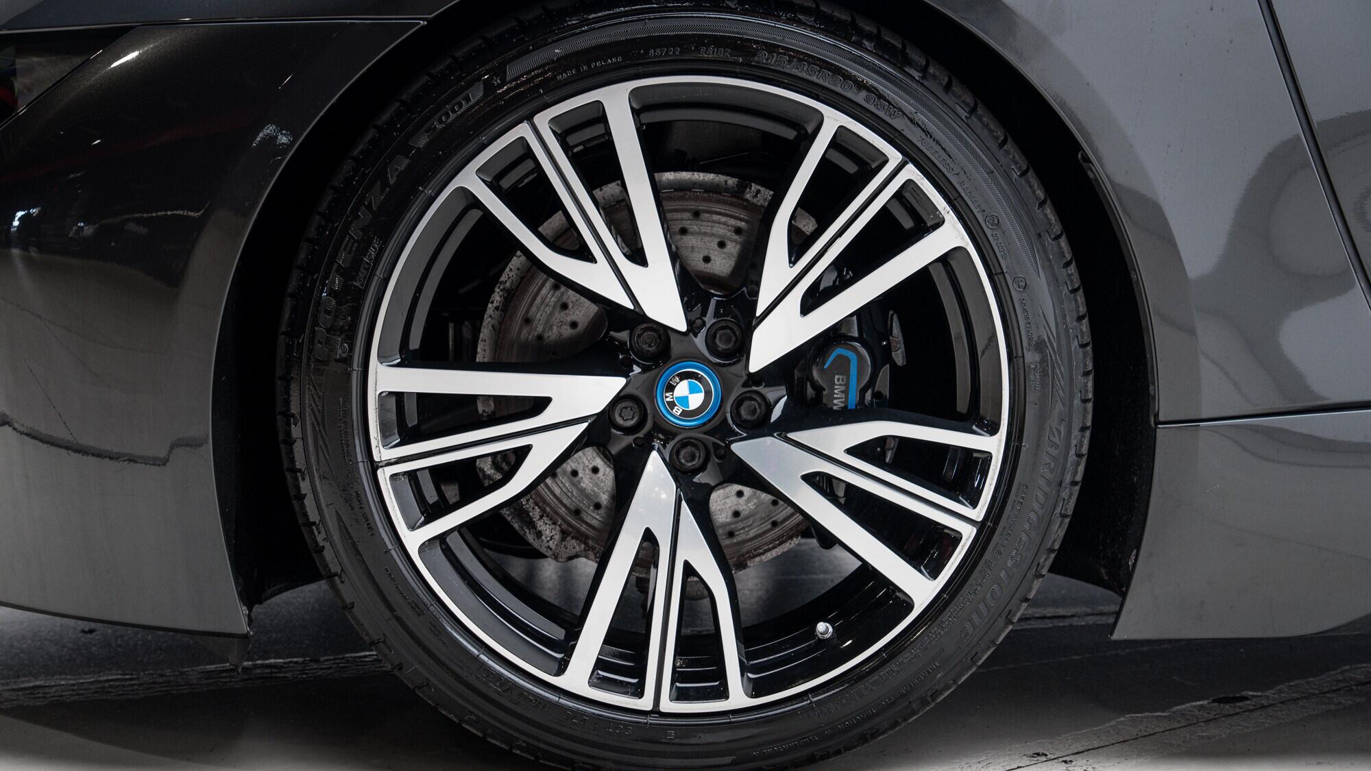 BMW I8 view 12