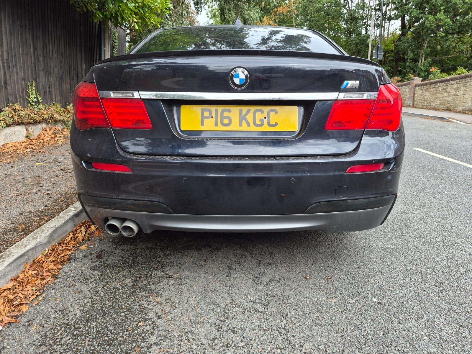 BMW 7 Series view 10