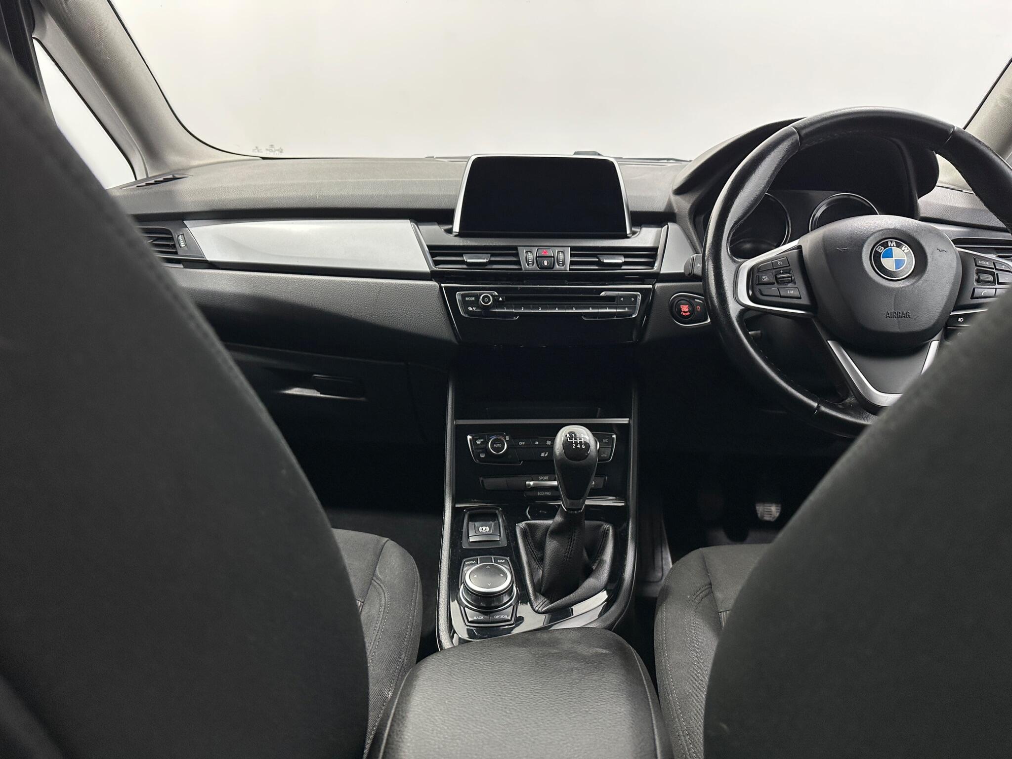 BMW 2 Series view 19