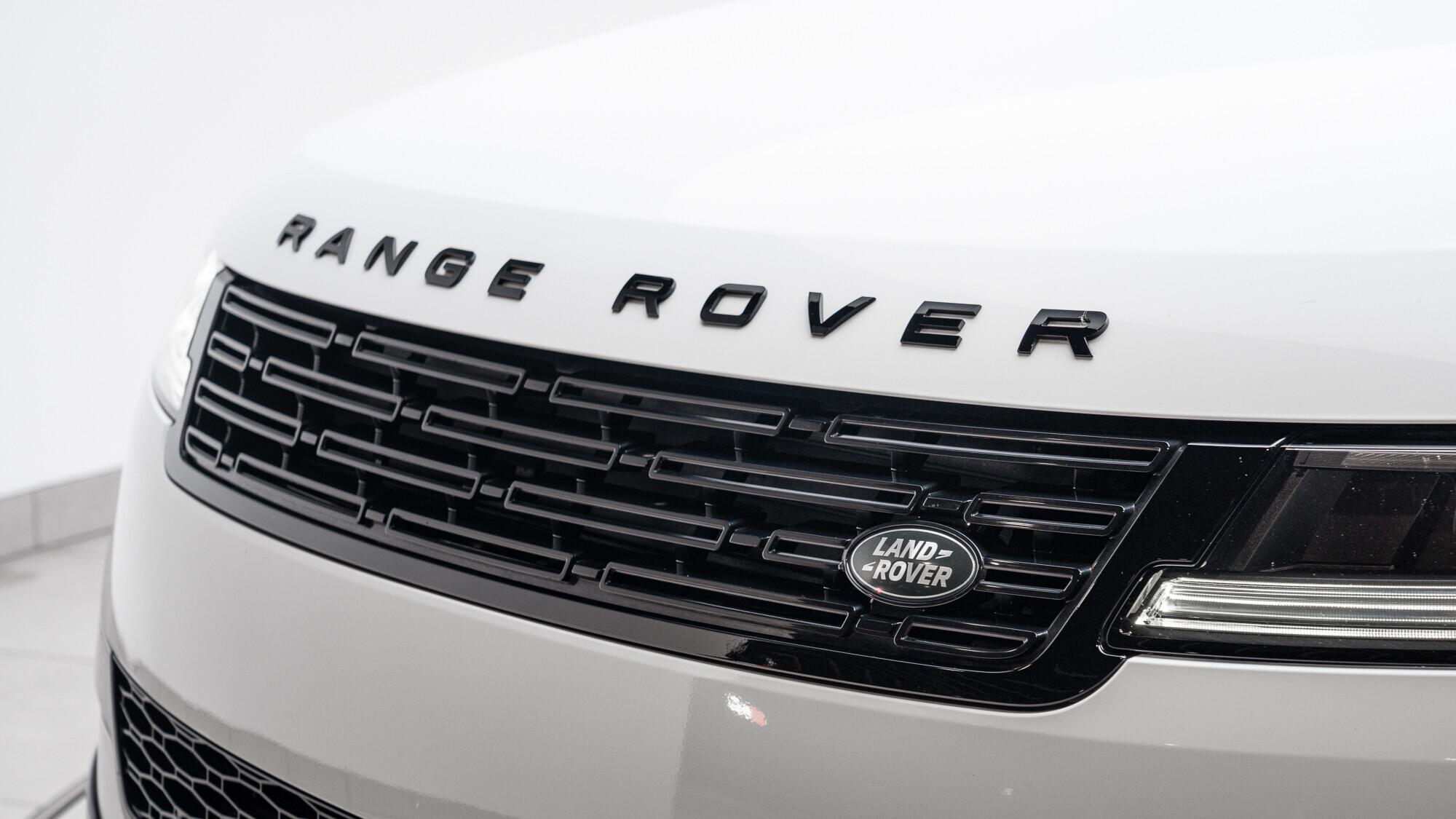 Land Rover Range Rover Sport view 13