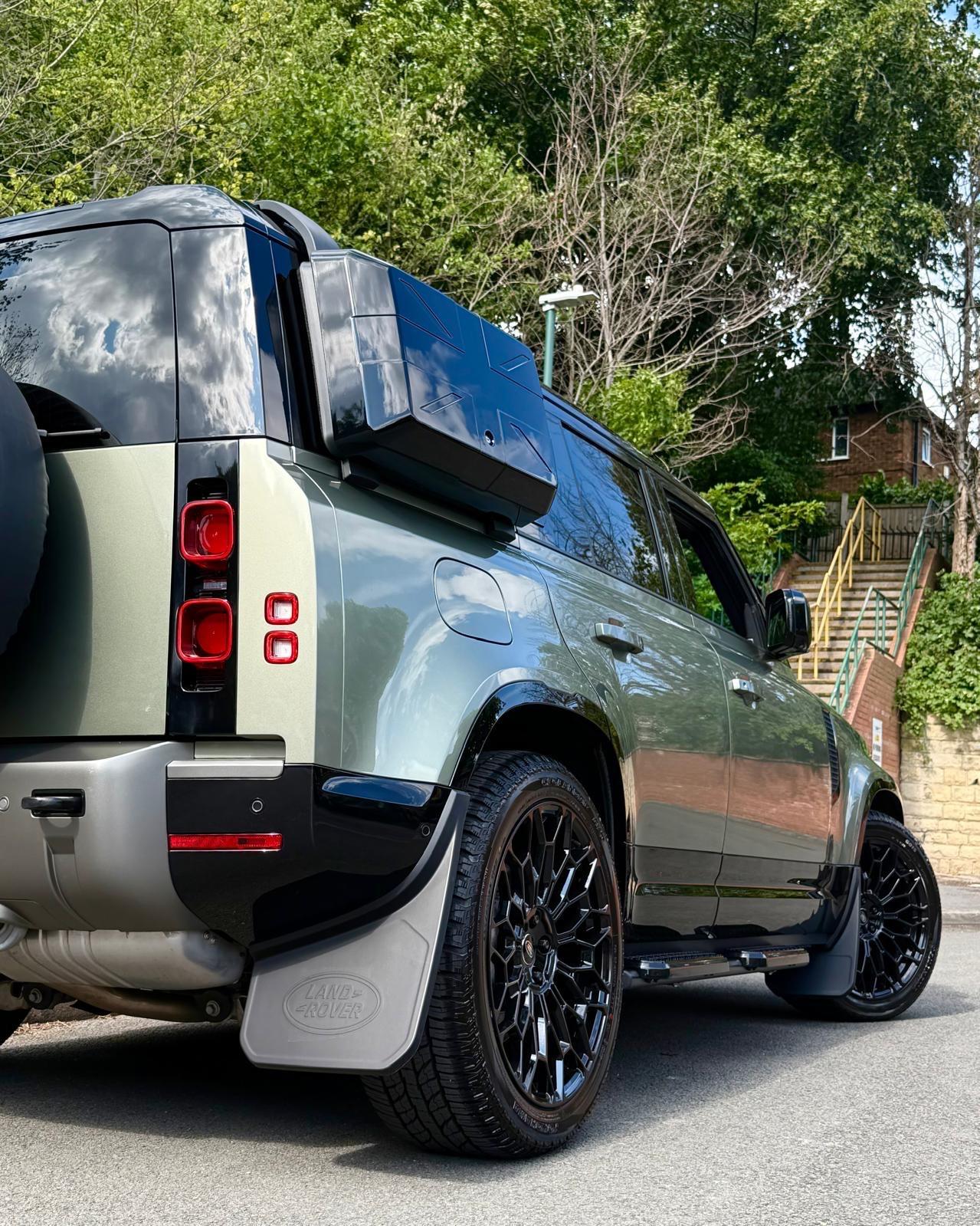 Land Rover Defender view 79