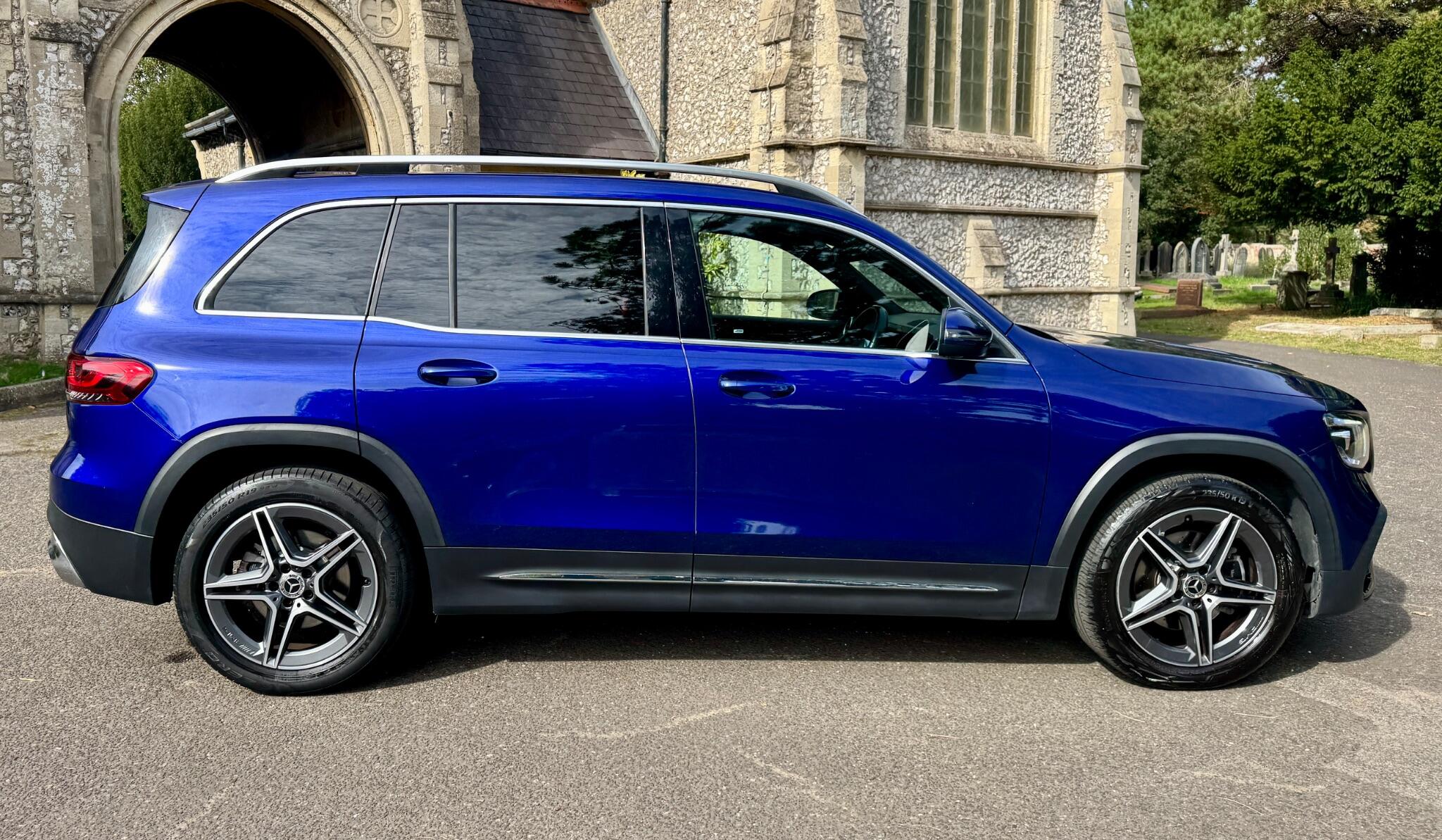 Mercedes-Benz GLB view 22