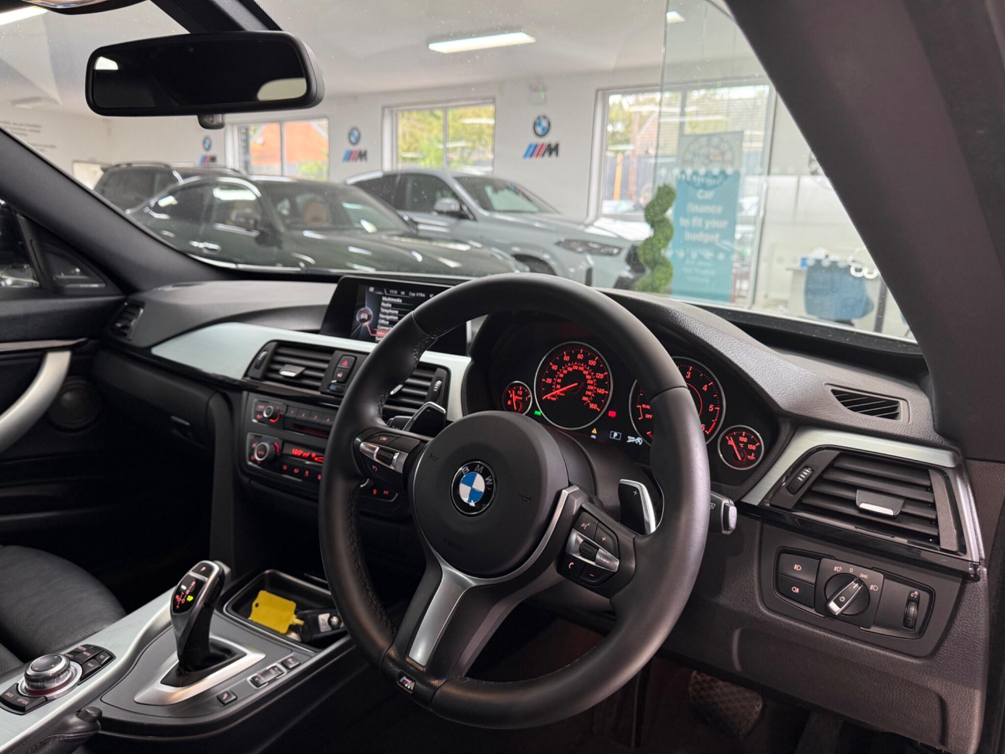 BMW 3 Series view 36