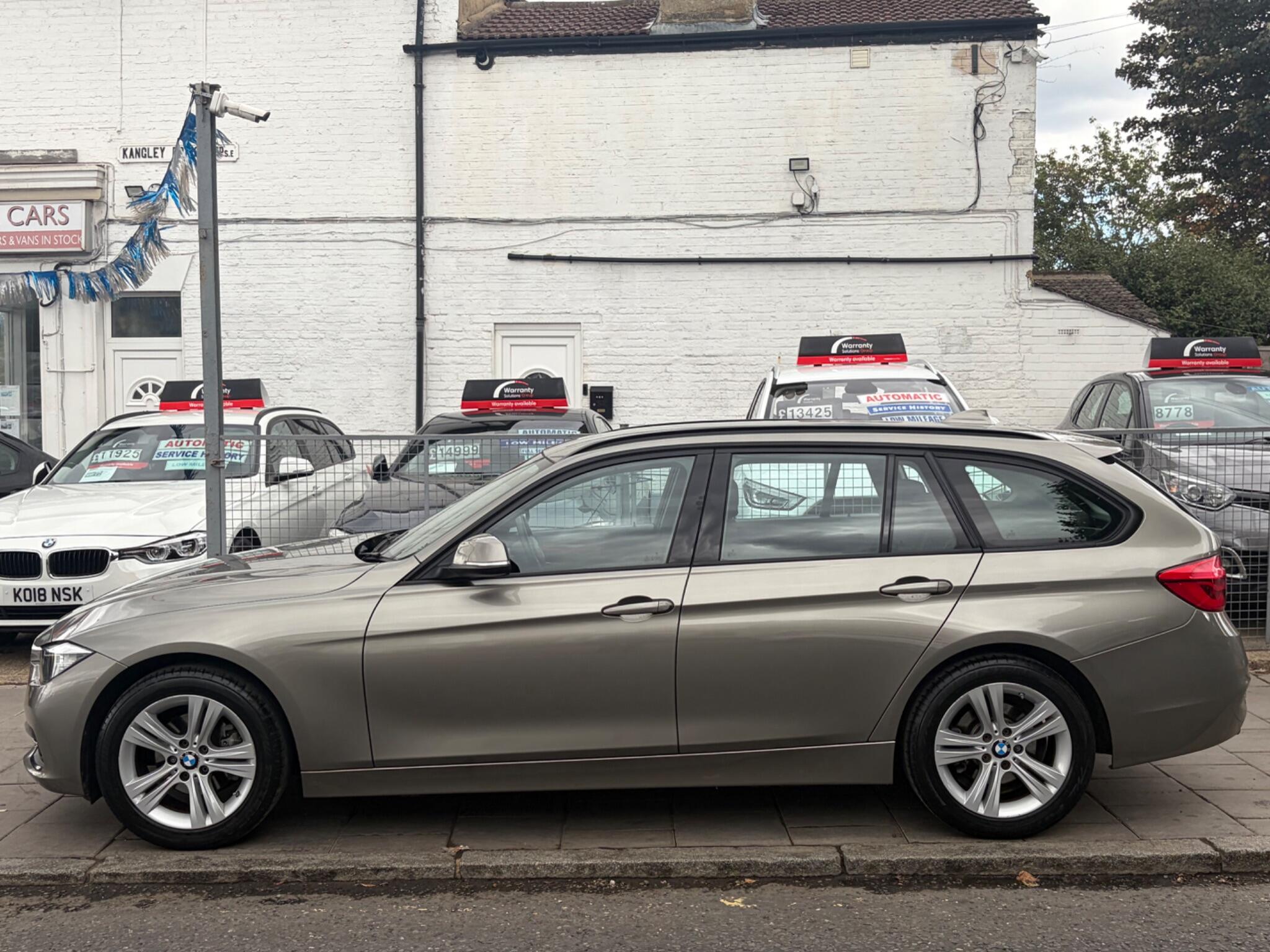 BMW 3 Series view 5