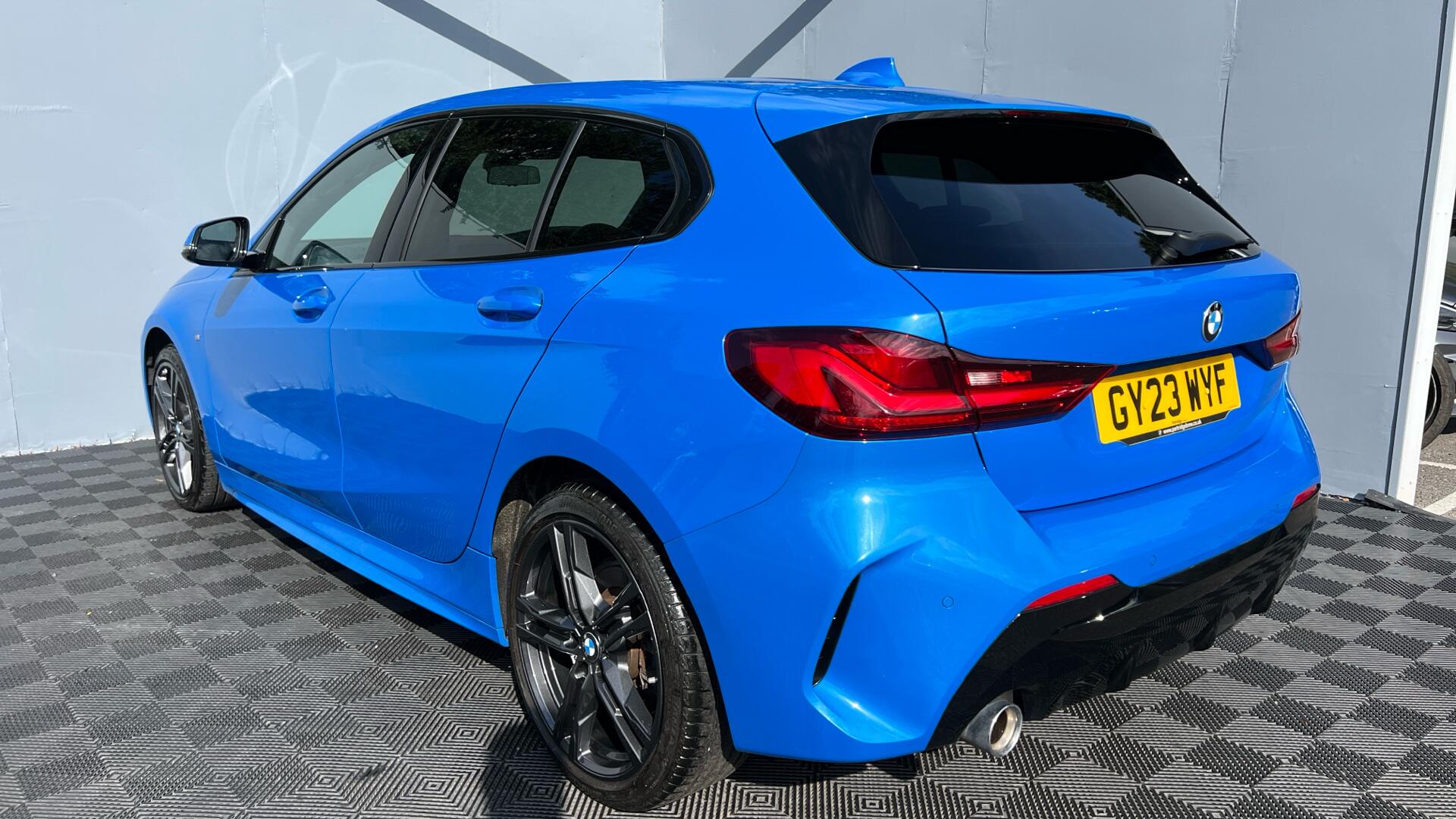 BMW 1 Series view 29