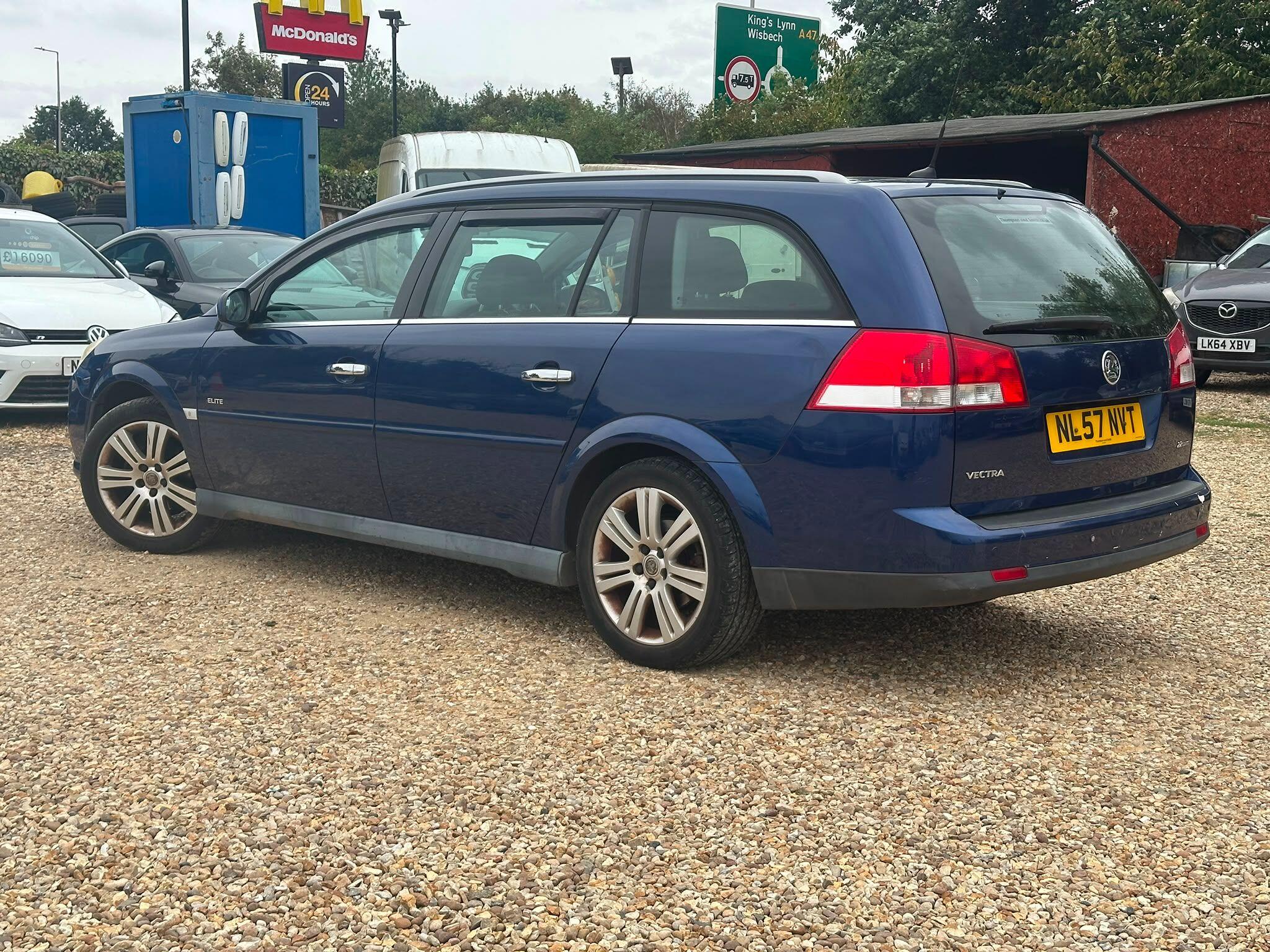 Vauxhall Vectra view 4