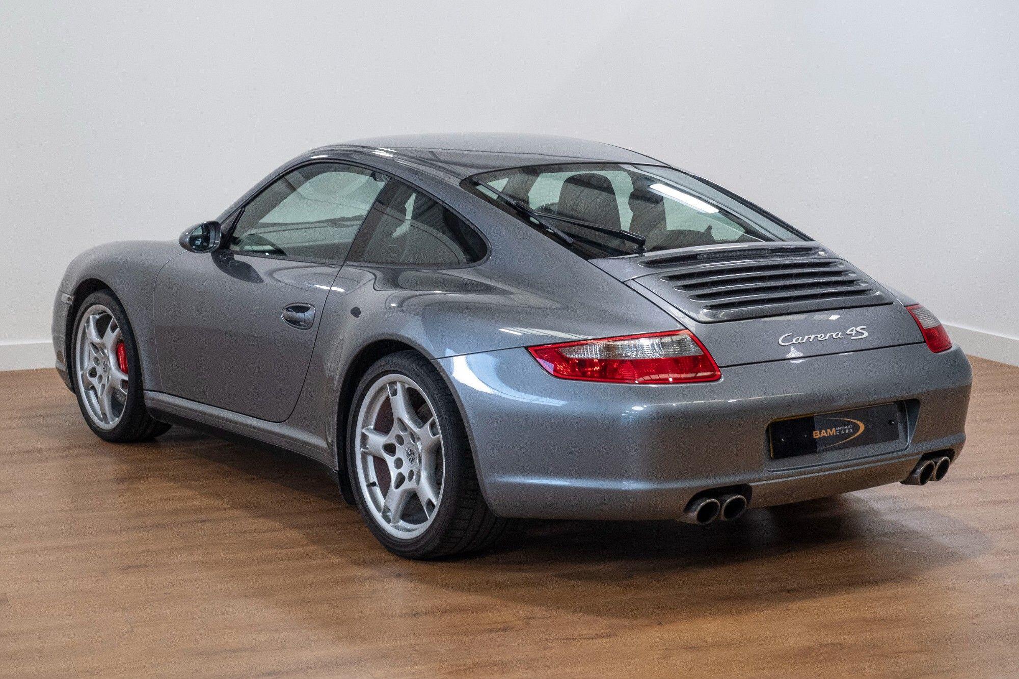 Porsche 911 view 2