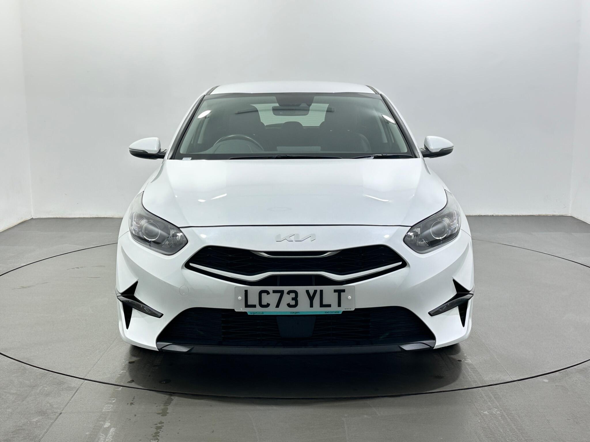 Kia Ceed view 3
