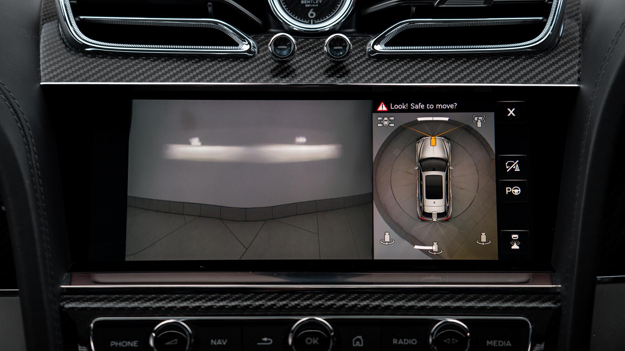 Bentley Bentayga view 41