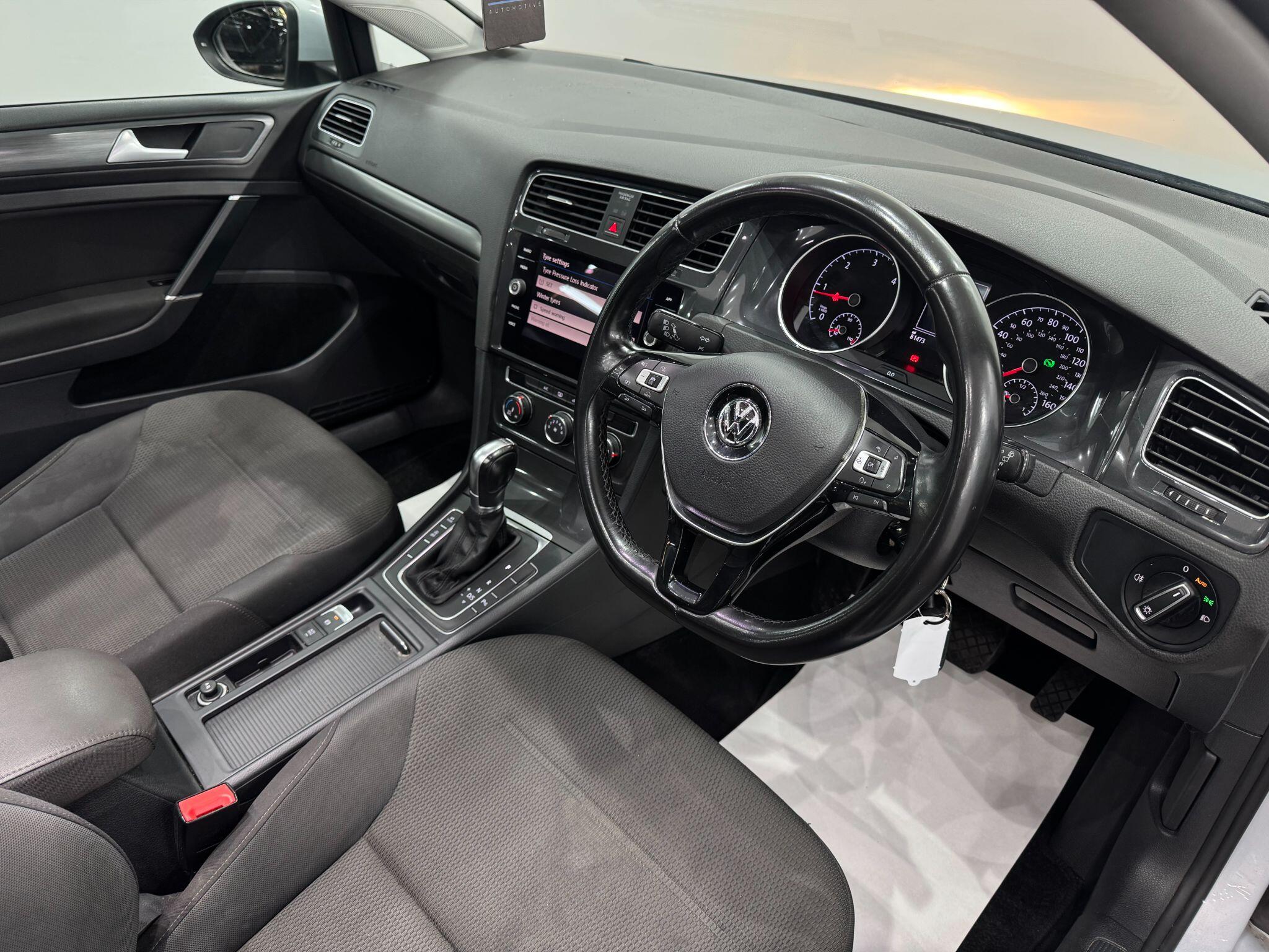 Volkswagen Golf view 30