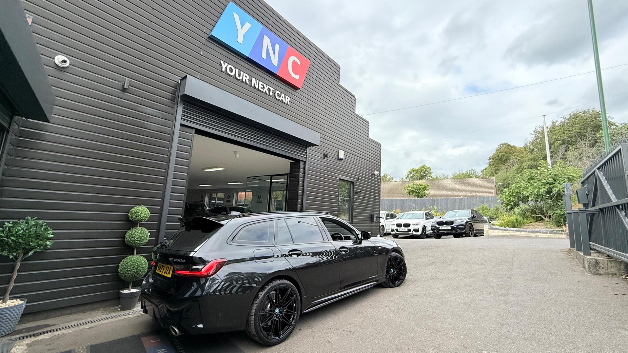 BMW 3 Series view 12