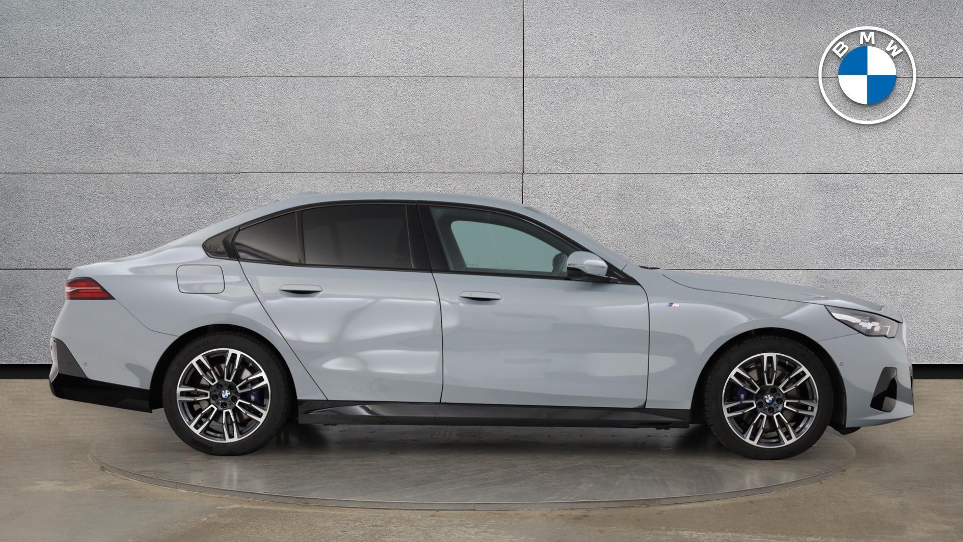 BMW 5 Series view 3