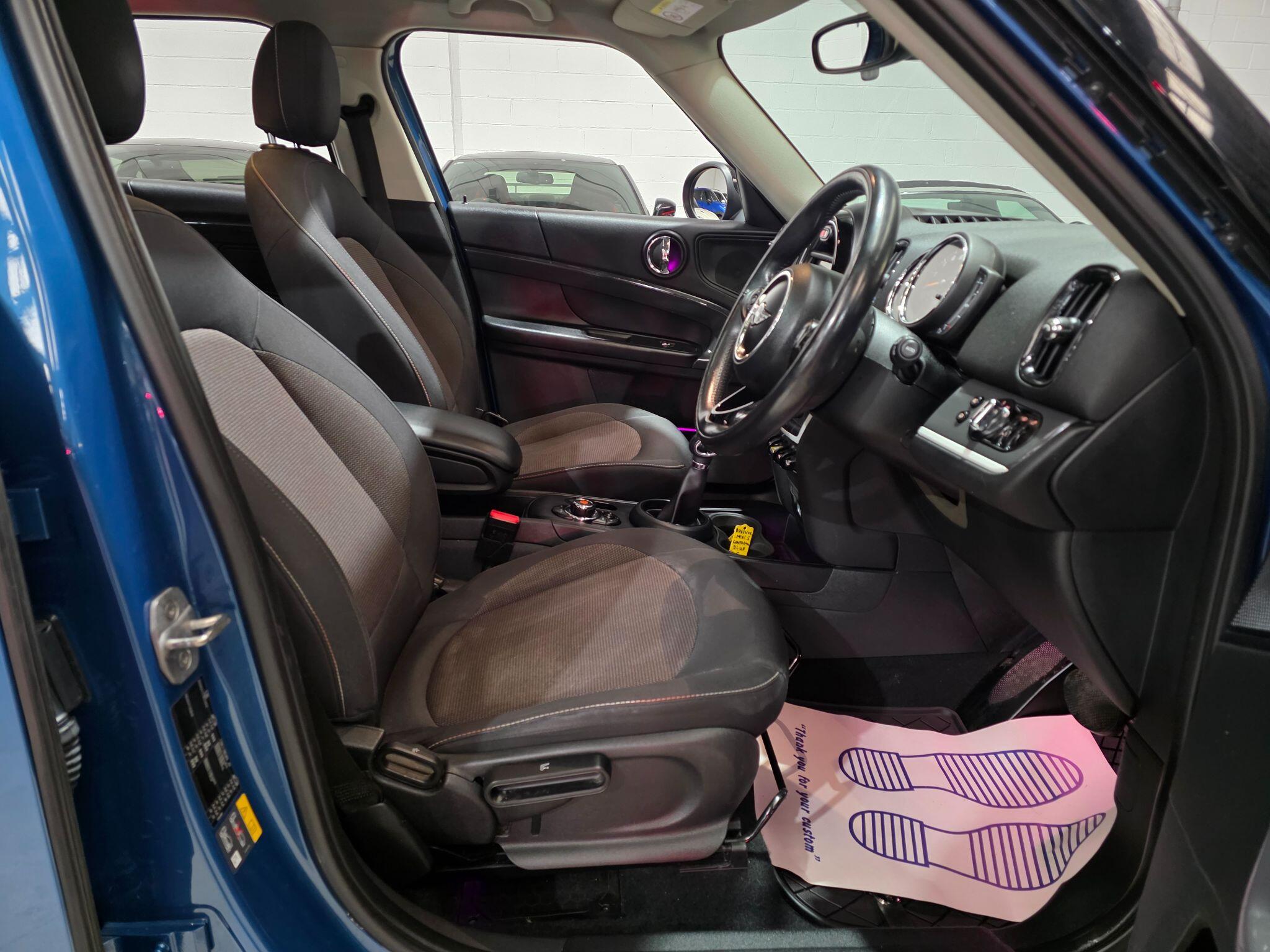 Mini Countryman view 6