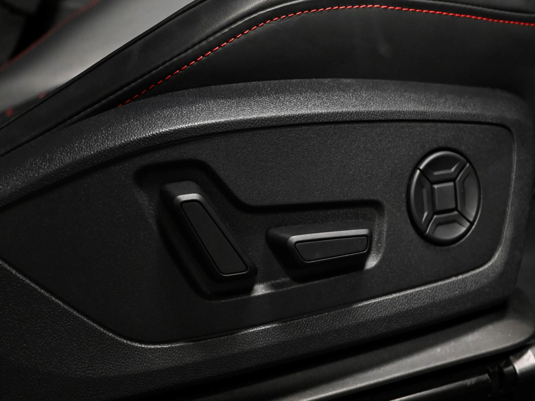 Audi RS Q3 view 19