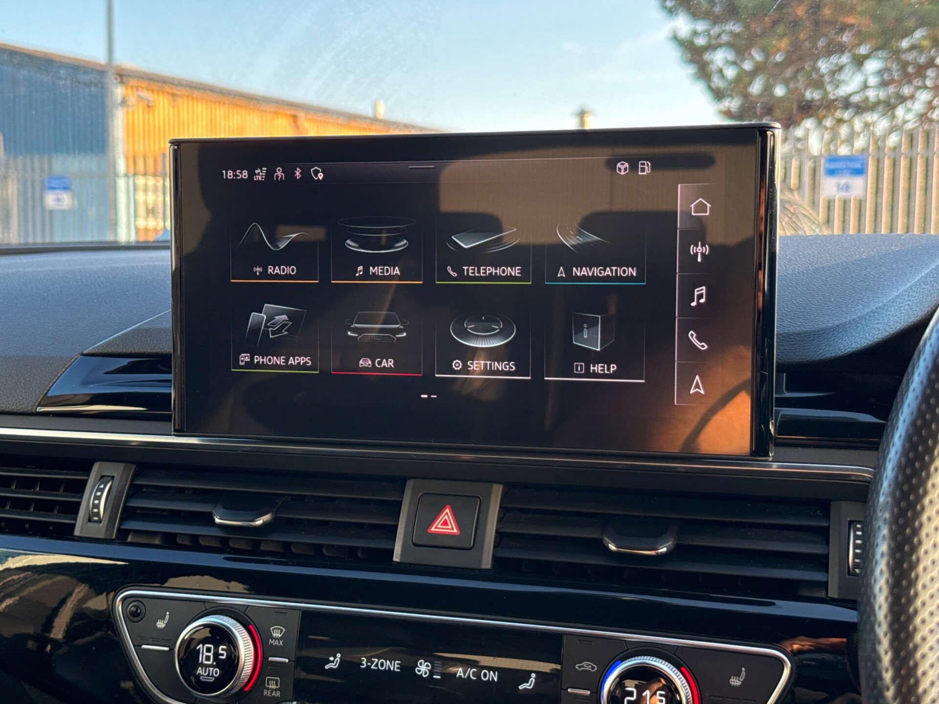 Audi A4 Avant view 65