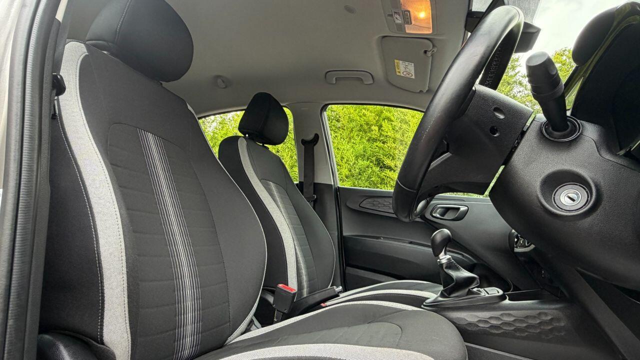 Hyundai i10 view 11