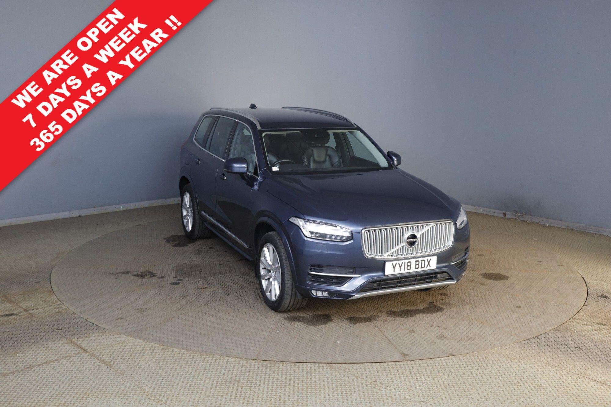 Volvo XC90 view 3