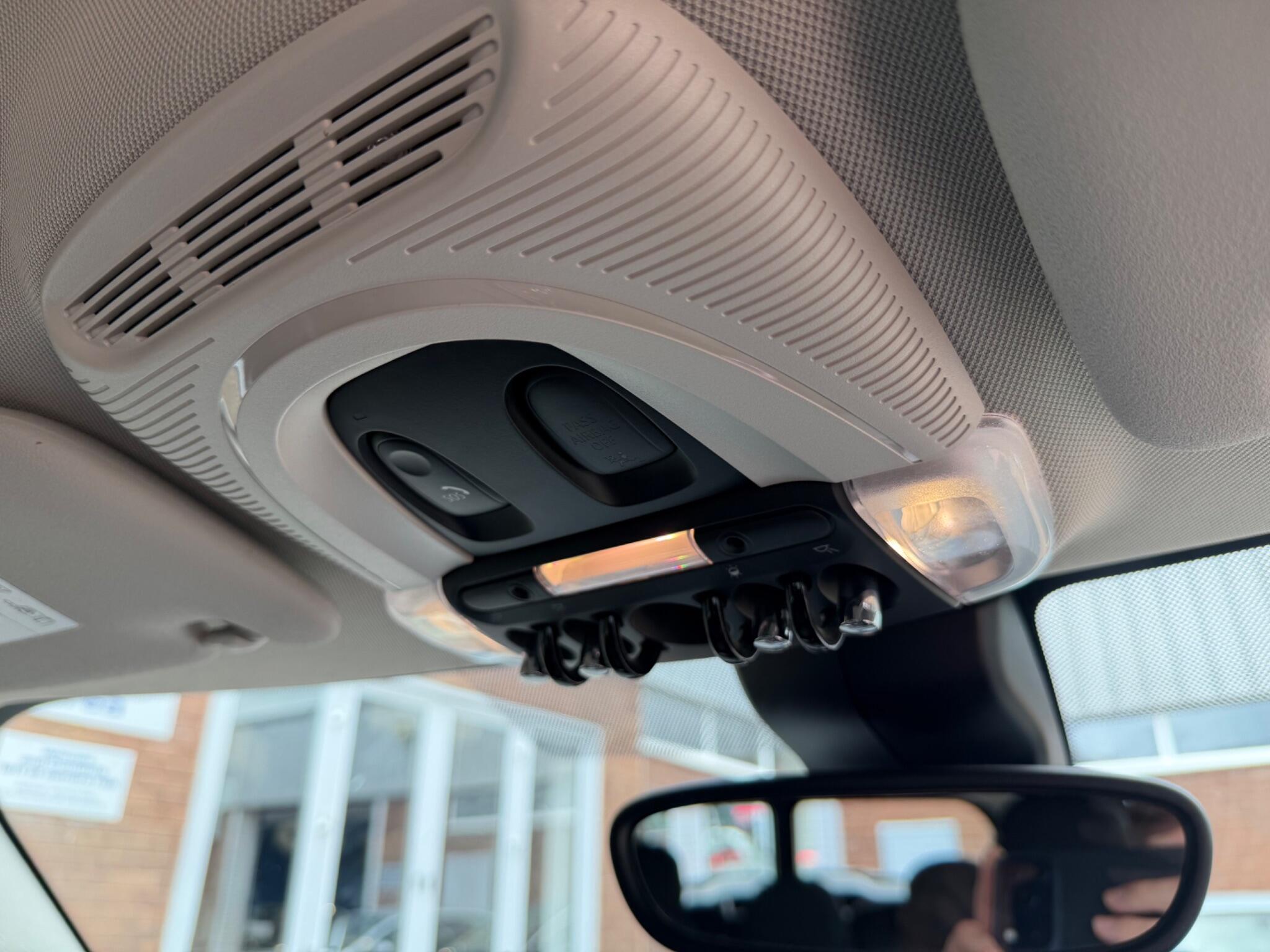 Mini Clubman view 90