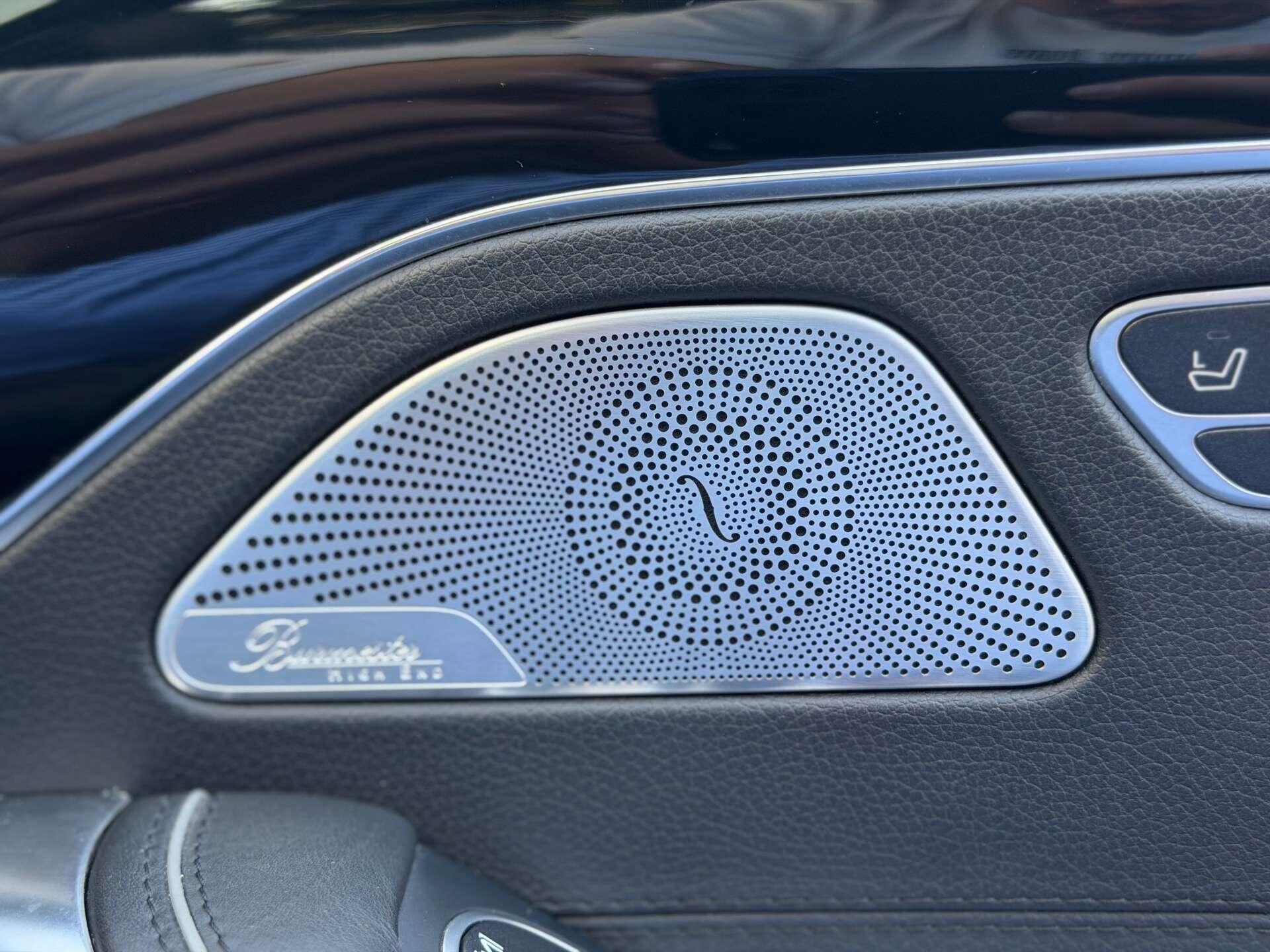 Mercedes-Benz S-Class view 39