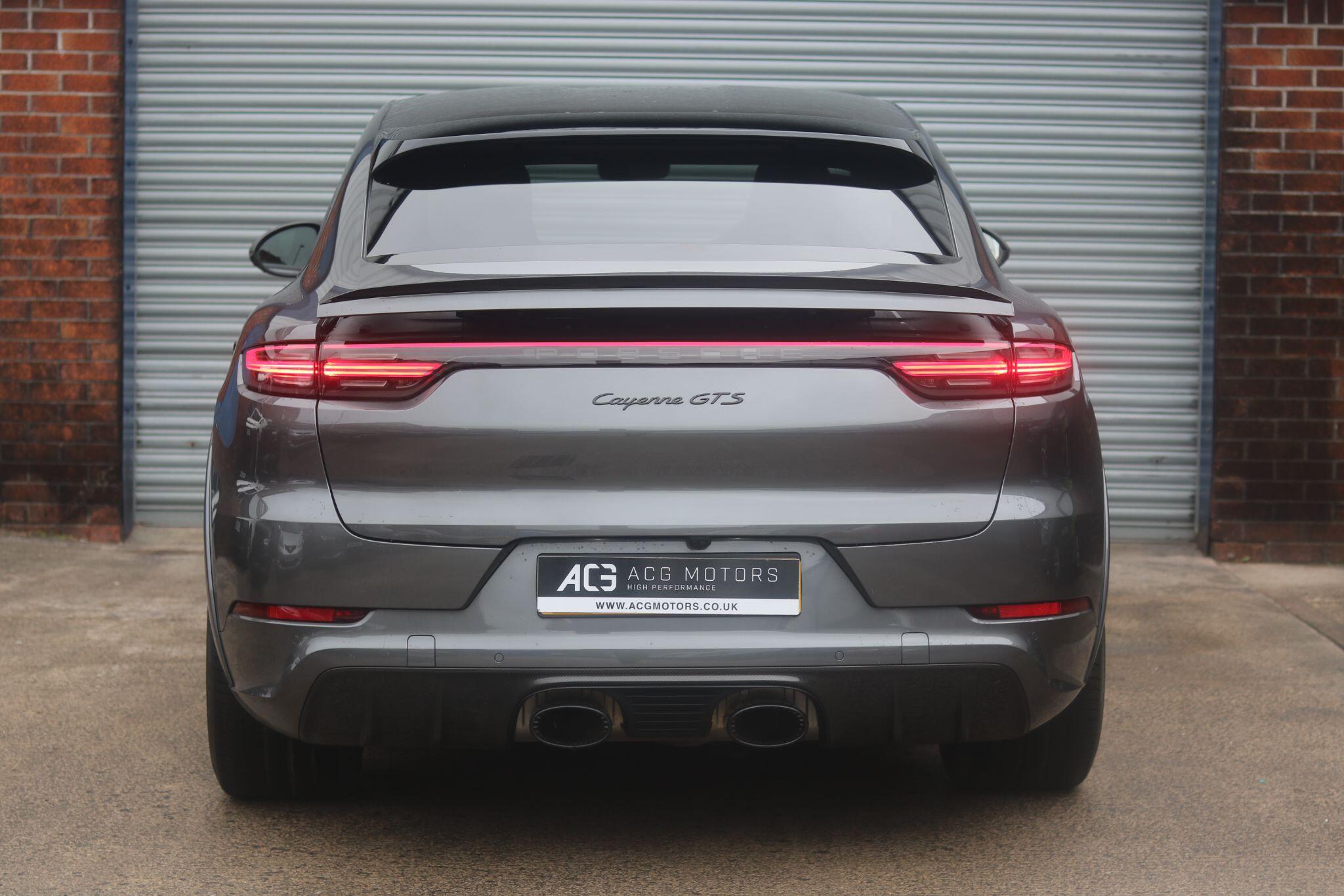 Porsche Cayenne view 4