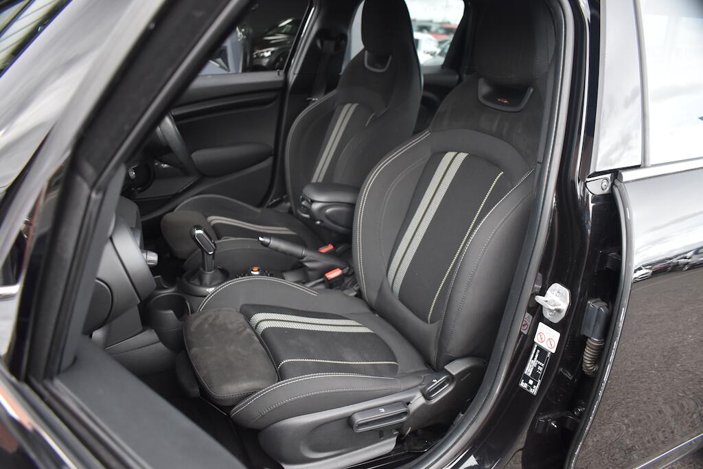 Mini Hatch view 12