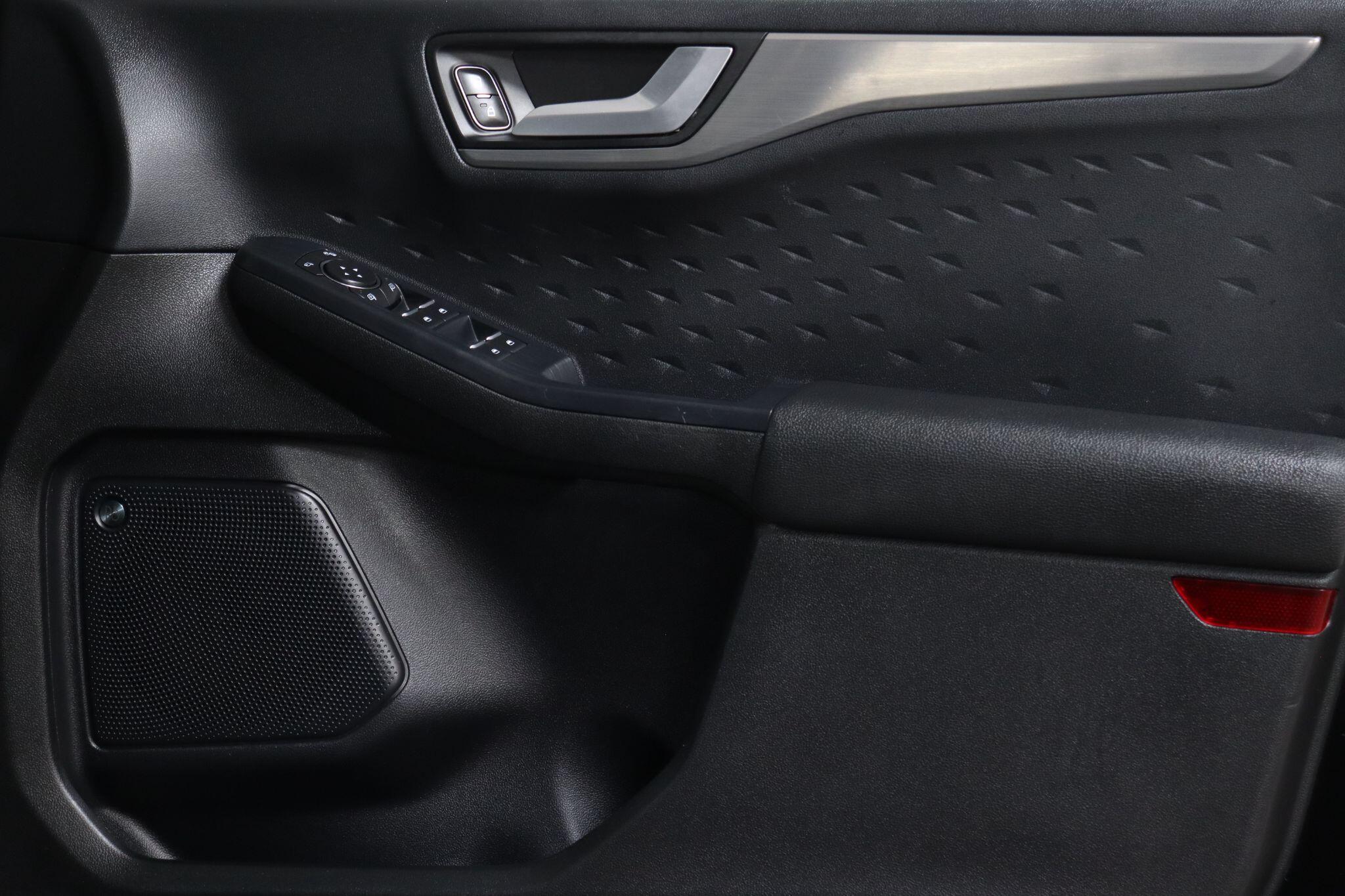 Ford Kuga view 36