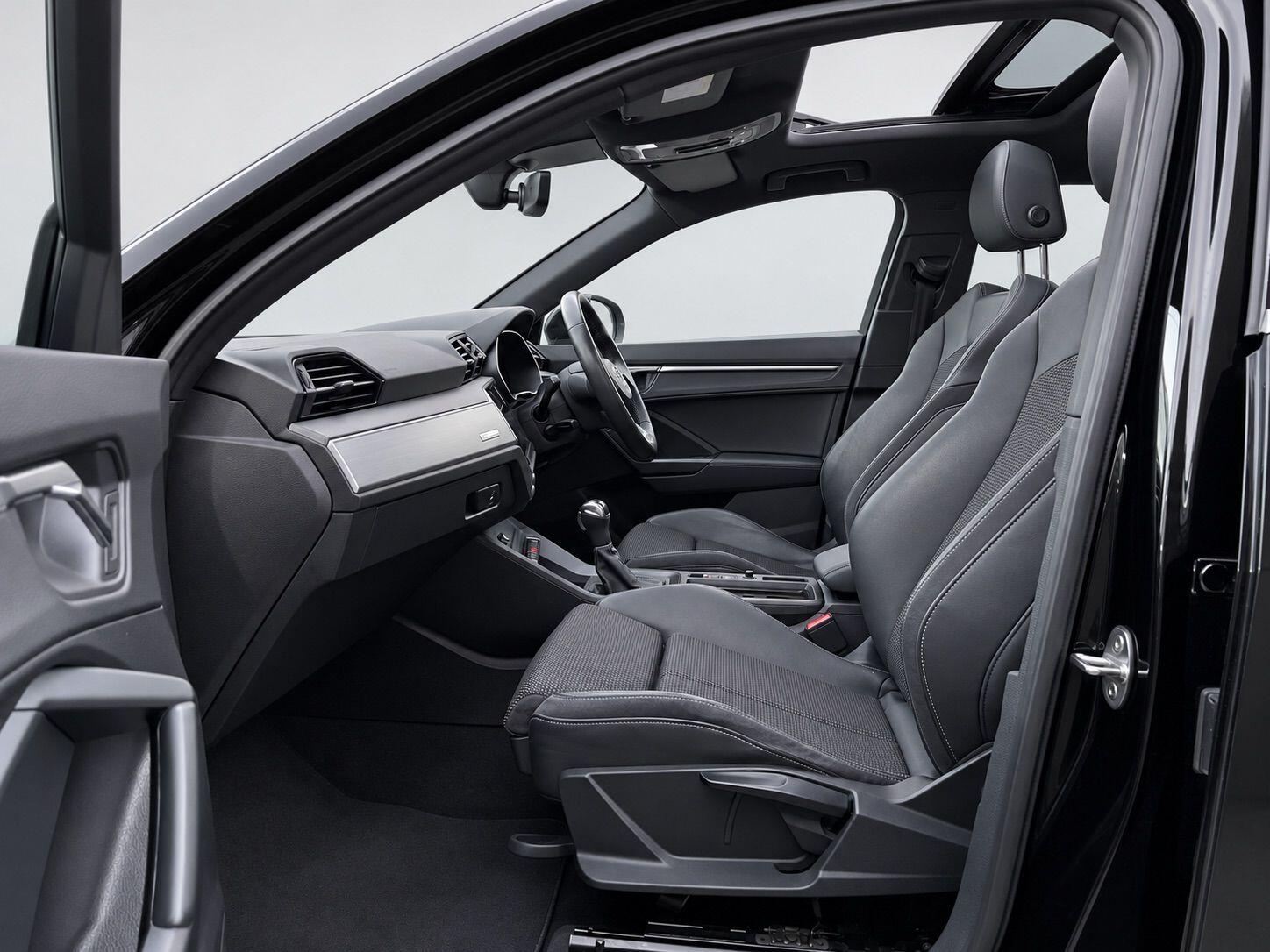 Audi Q3 view 37
